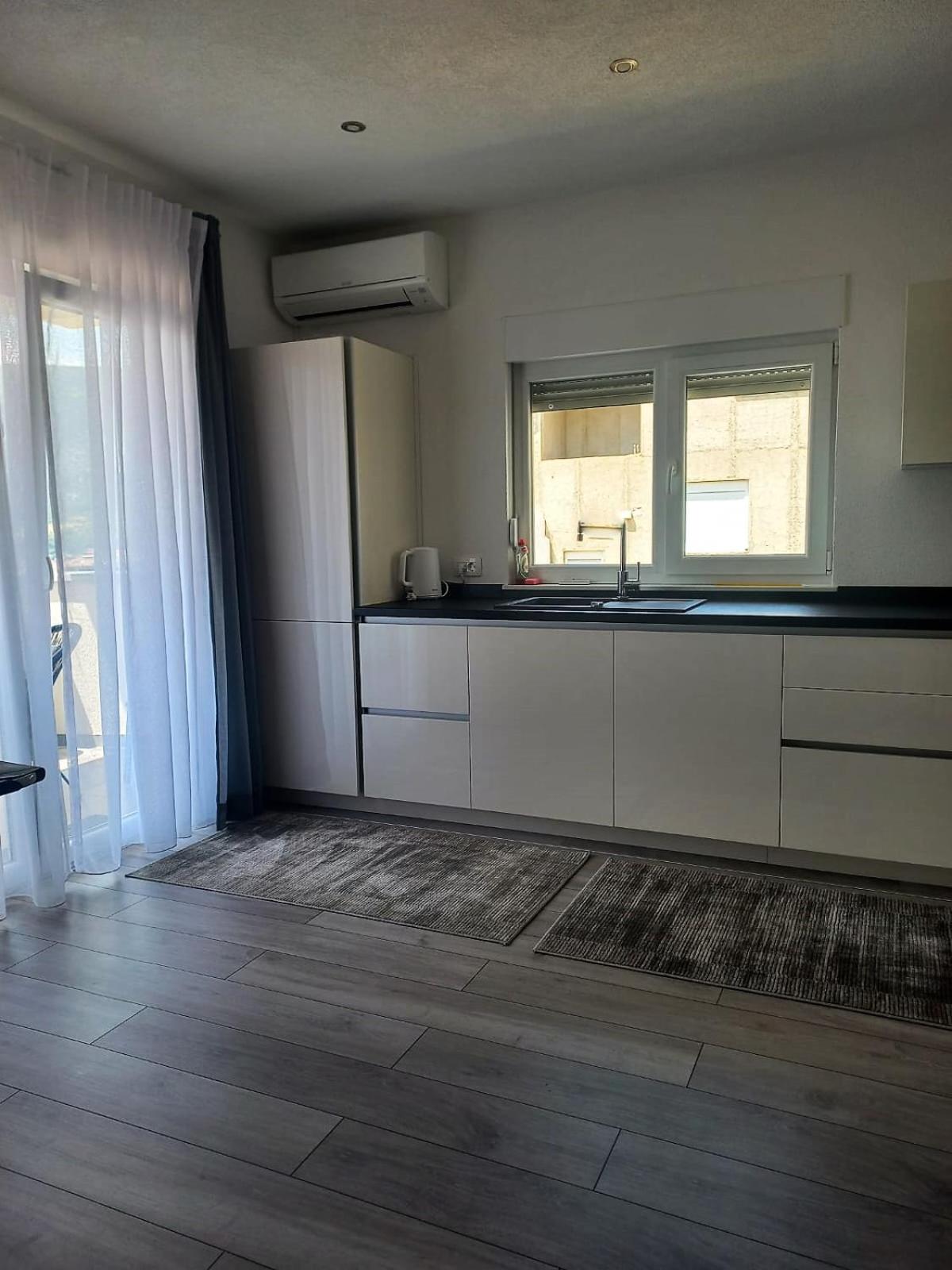 Apartment Merry Harmony Heights - Balcony & Free Garage & Parking