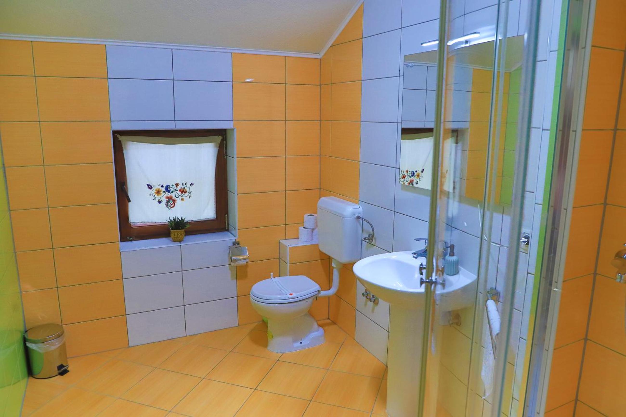 Apartments Oeneus