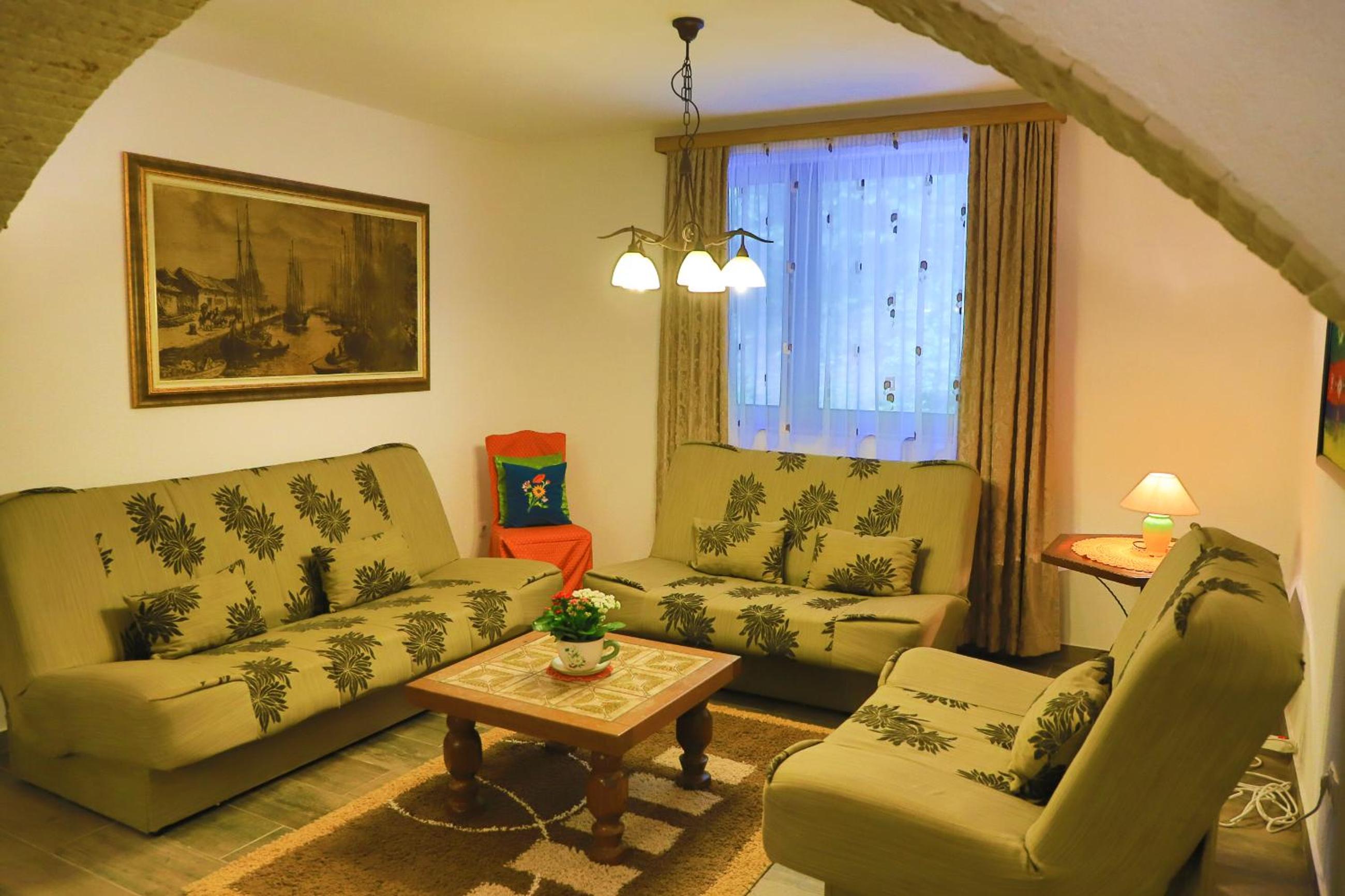 Apartments Oeneus