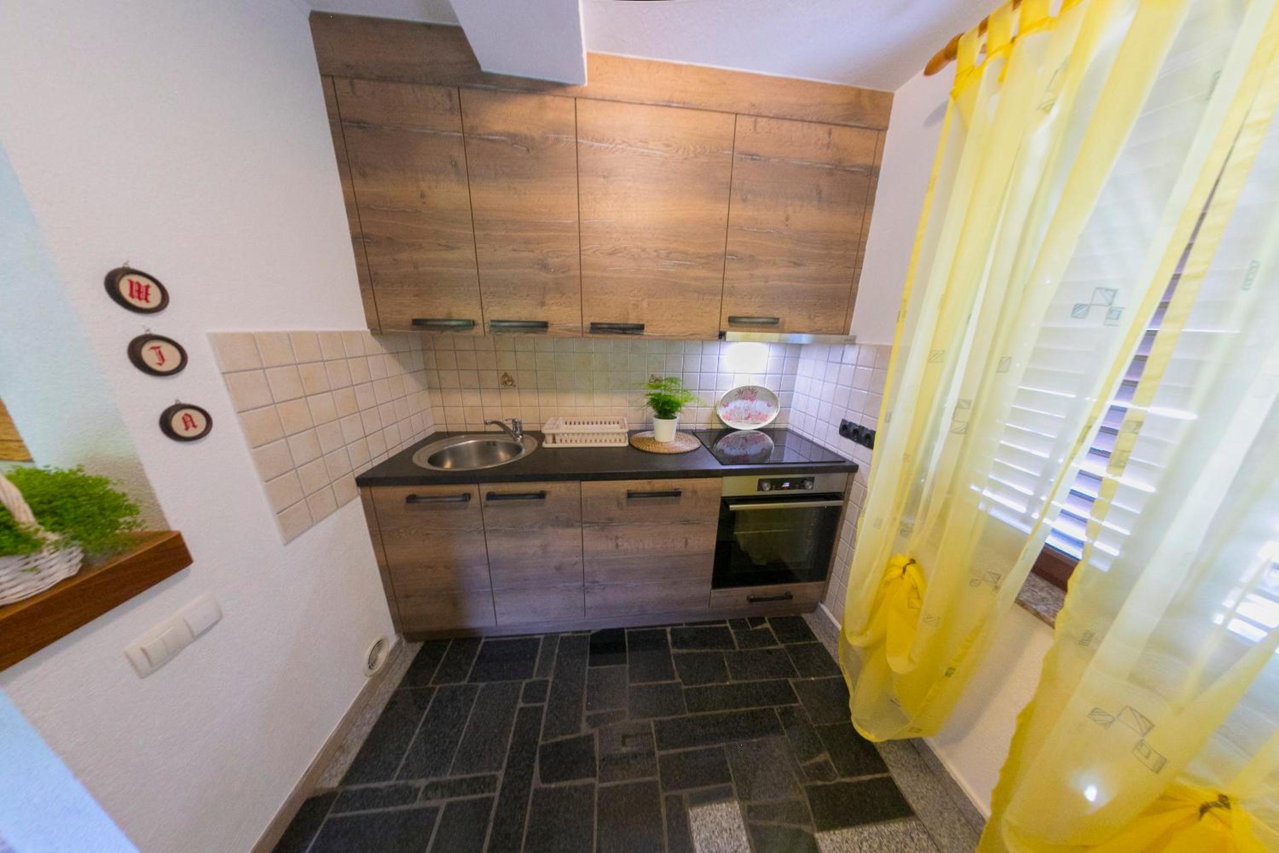 Apartments Oeneus