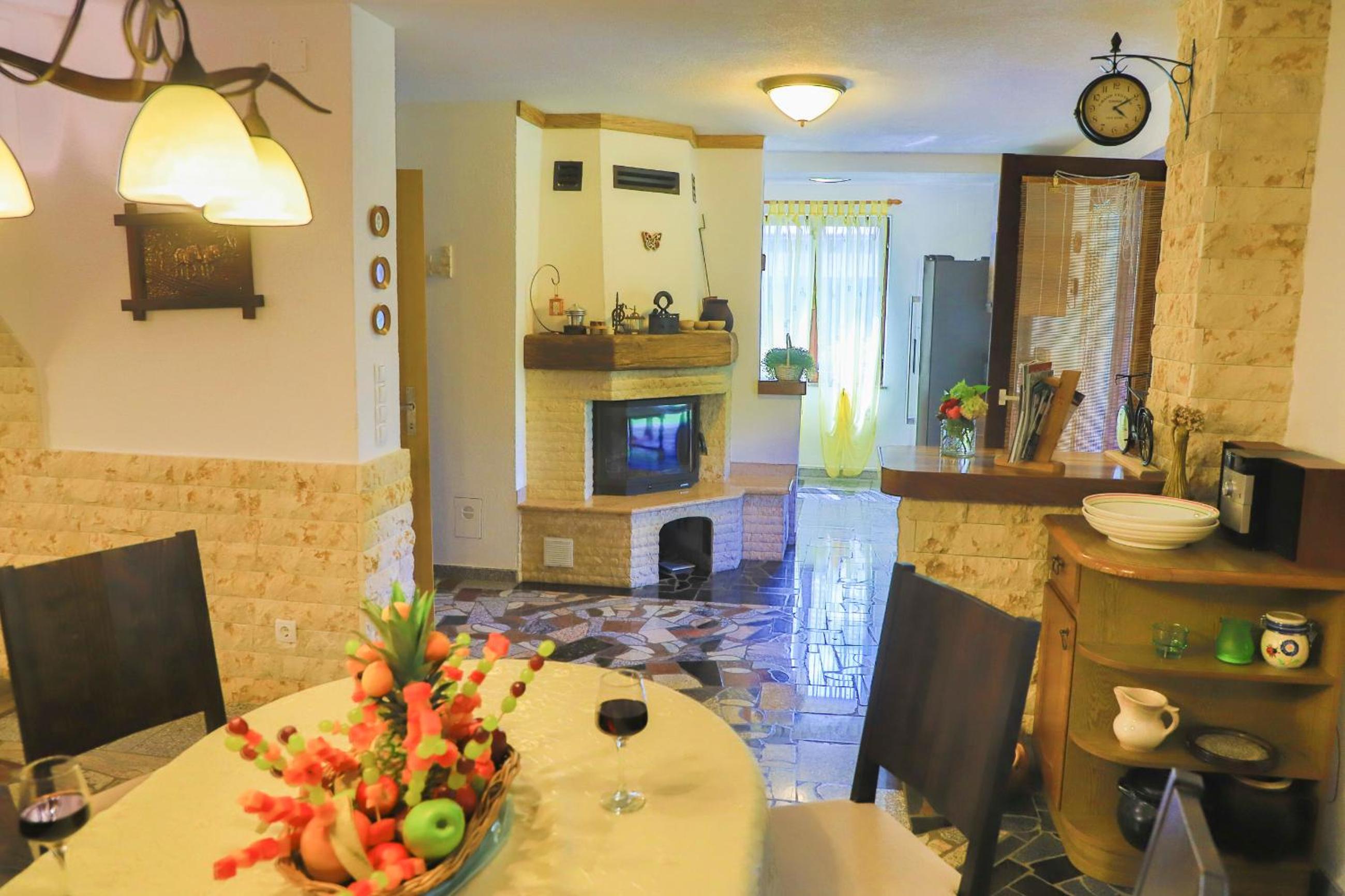 Apartments Oeneus