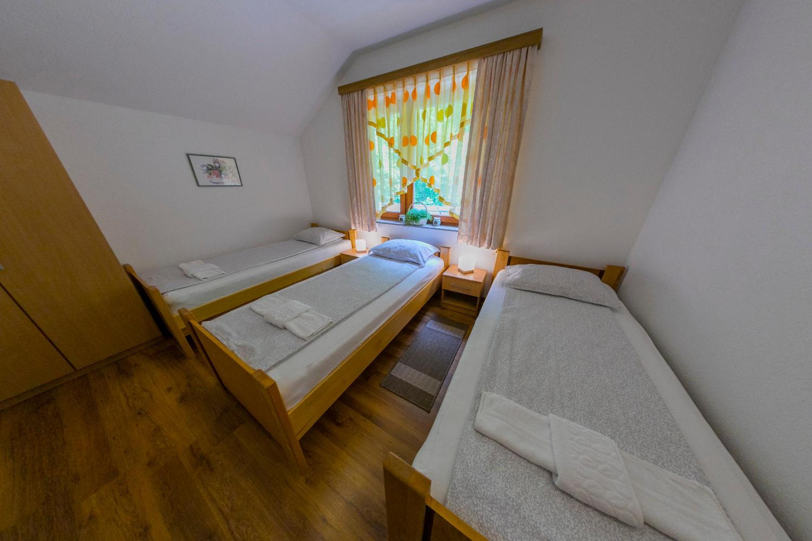 Apartments Oeneus