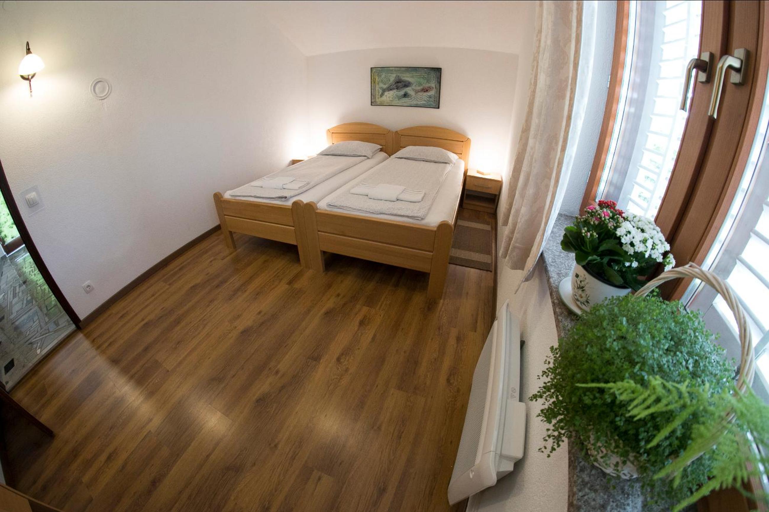 Apartments Oeneus