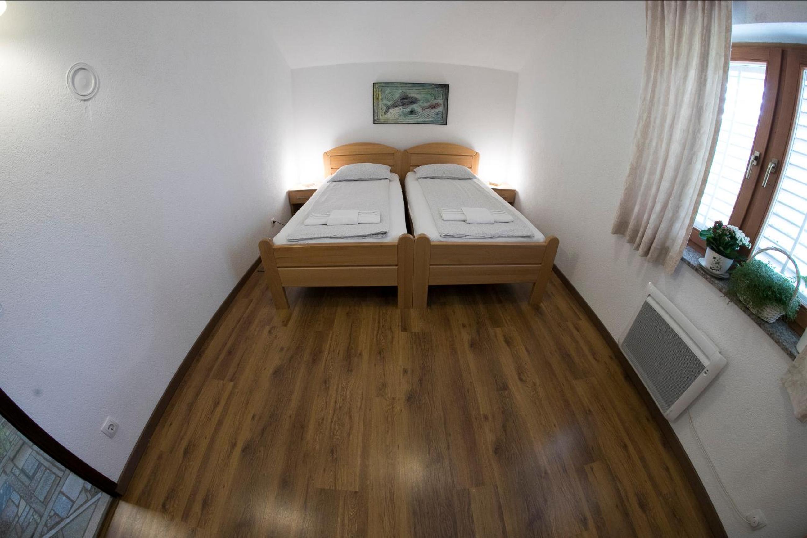 Apartments Oeneus