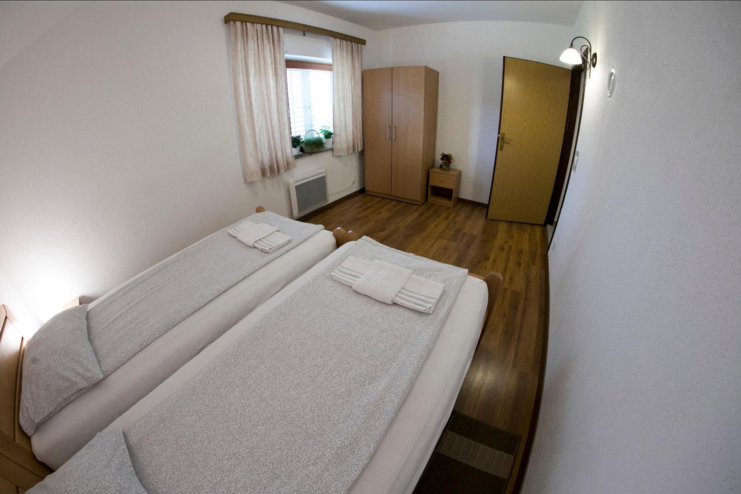 Apartments Oeneus