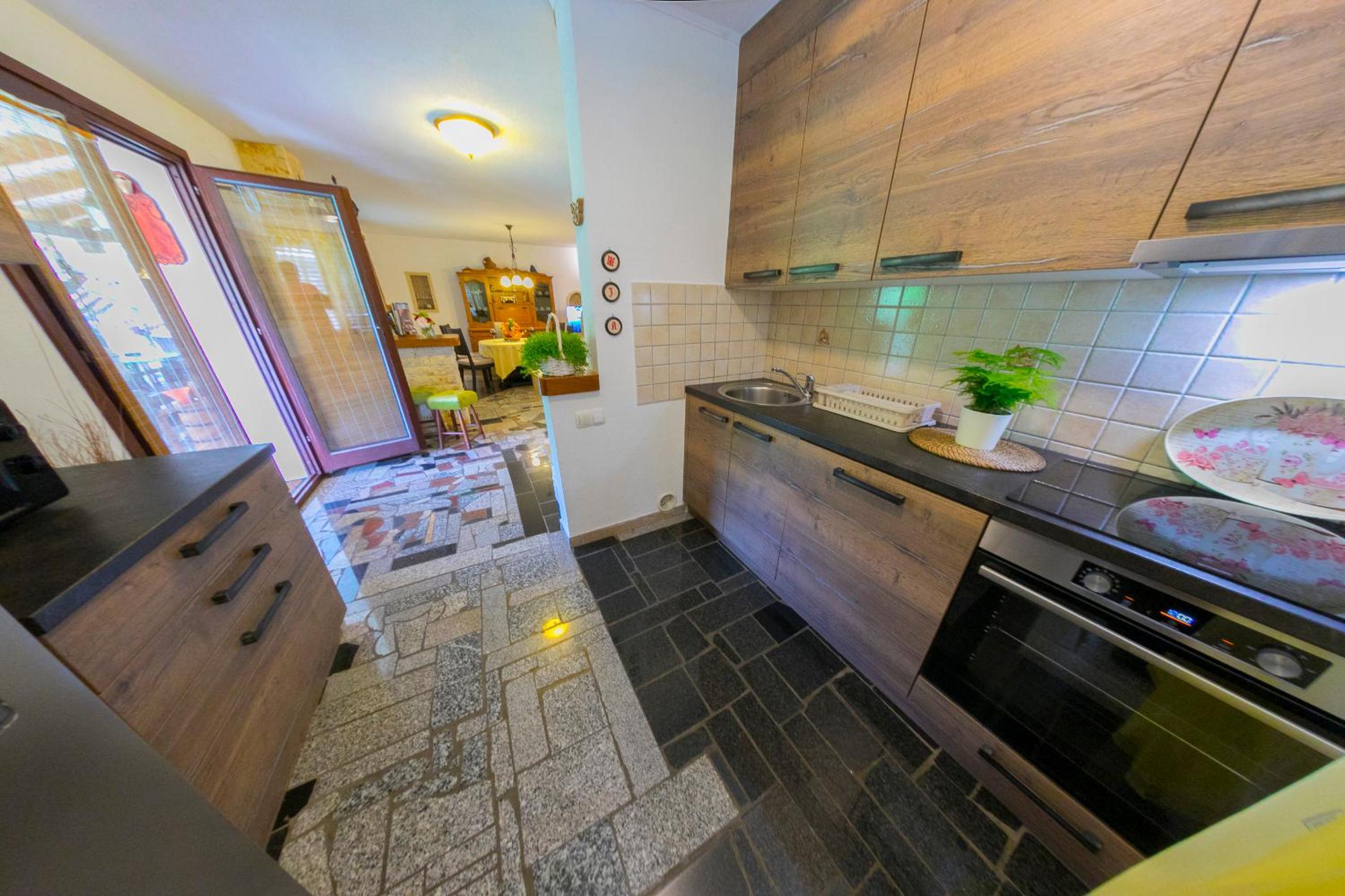 Apartments Oeneus