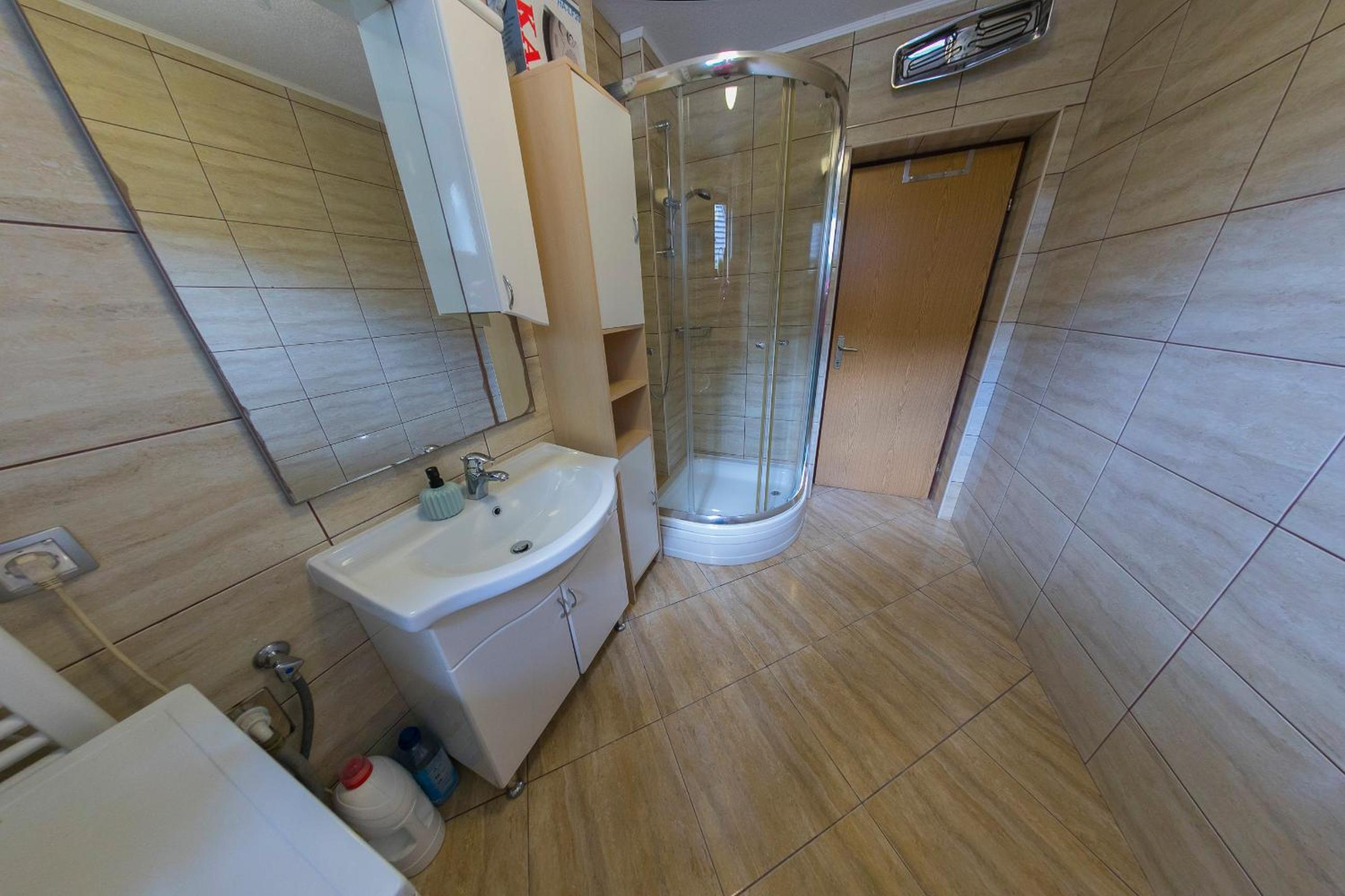Apartments Oeneus