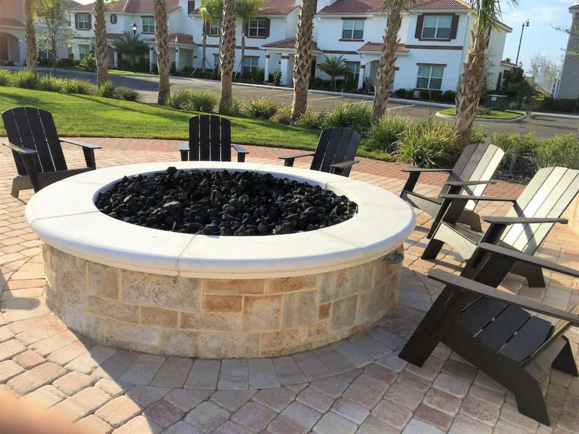 Relax in Ultimate Comfort with Pool & BBQ Area