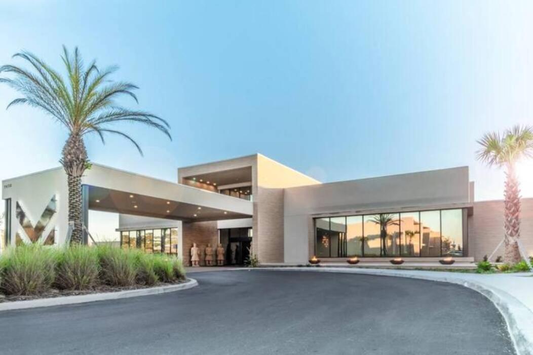 Sophisticated 4 En Suites w Private Hot Tub & BB