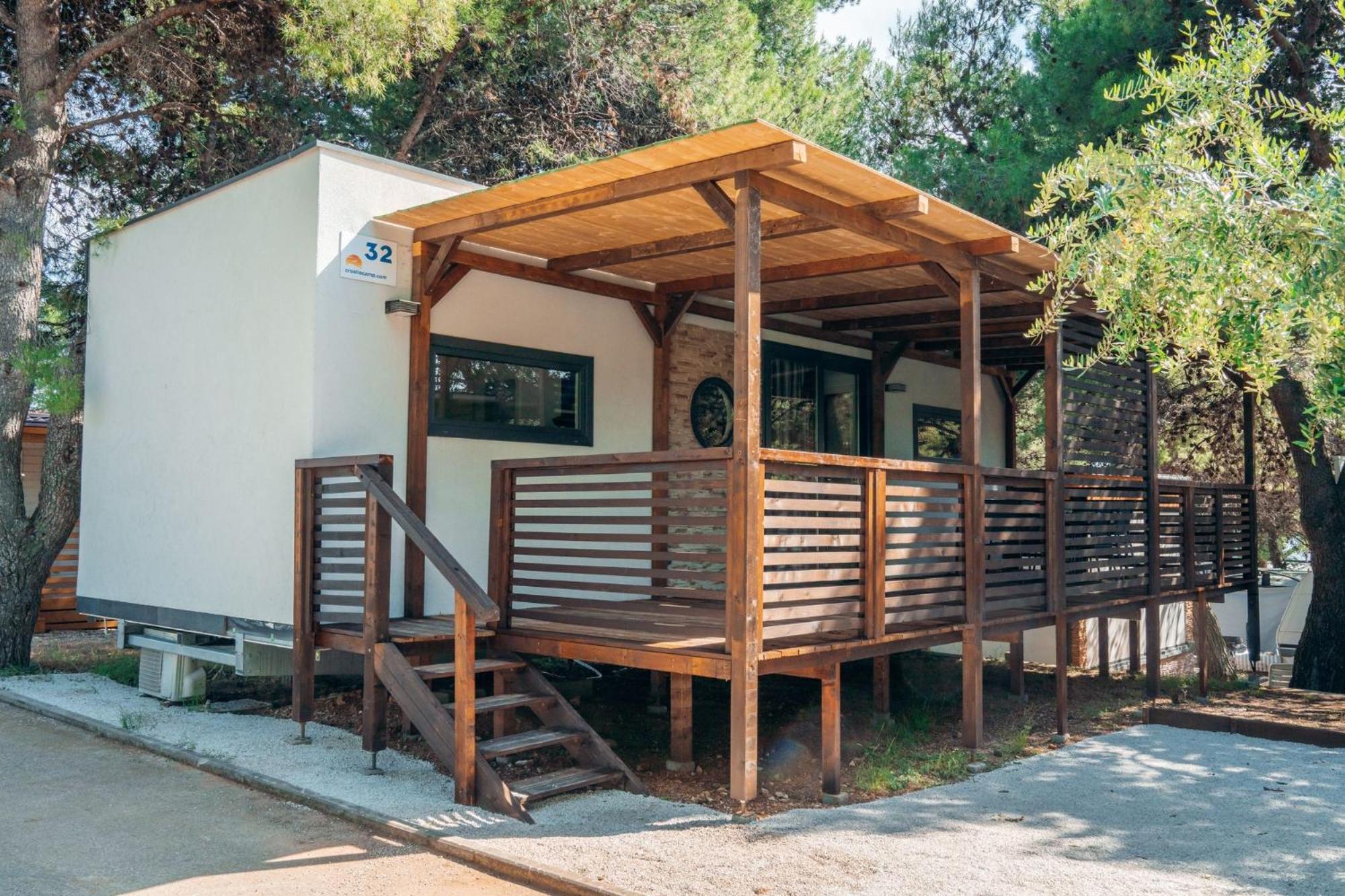 Croatia Camp Premium