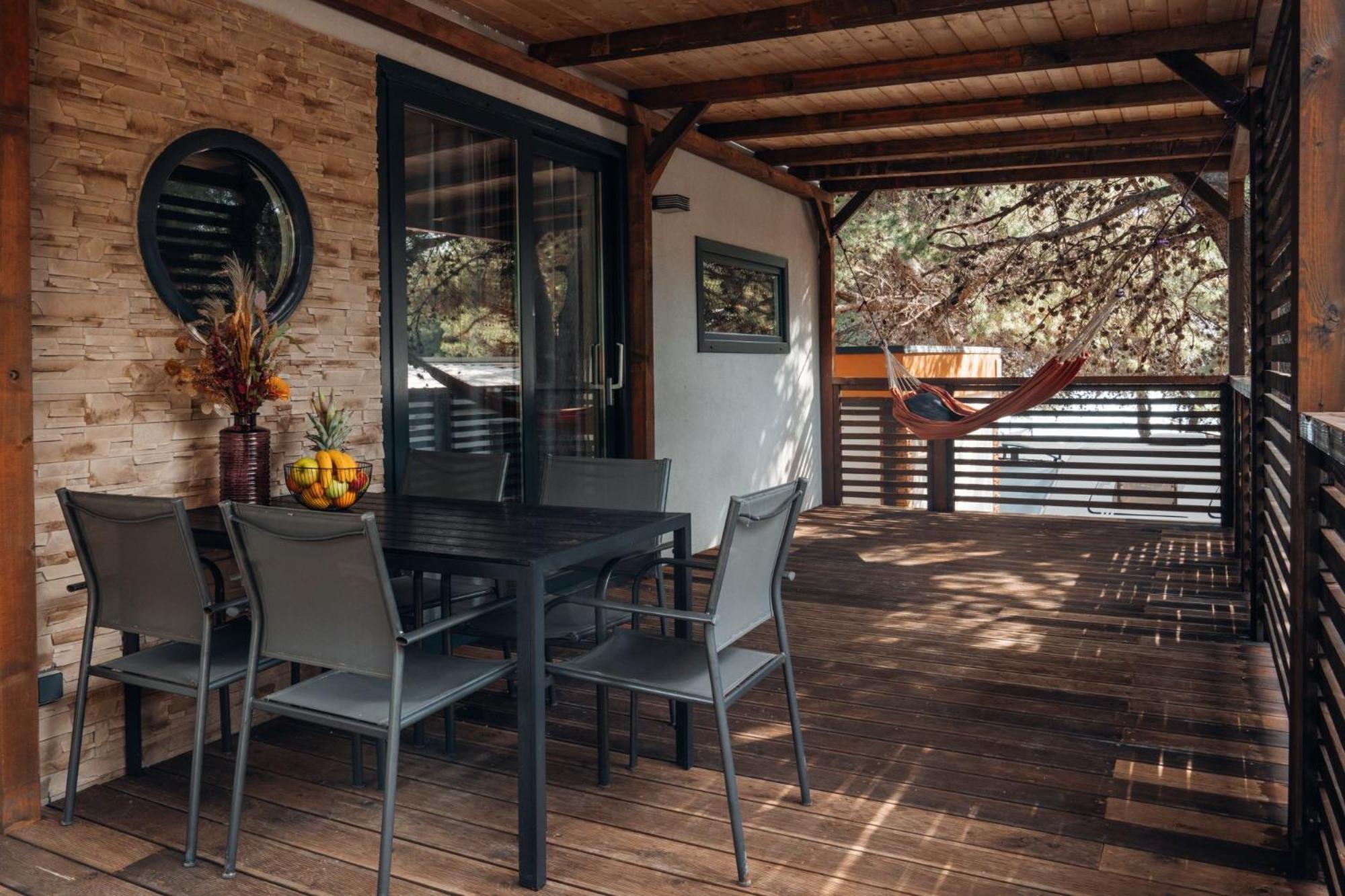 Croatia Camp Premium