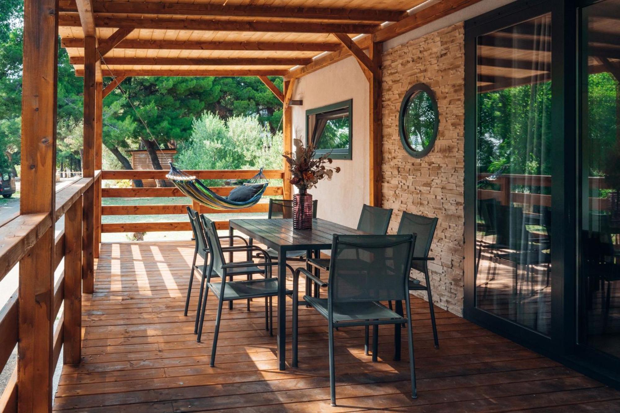 Croatia Camp Premium