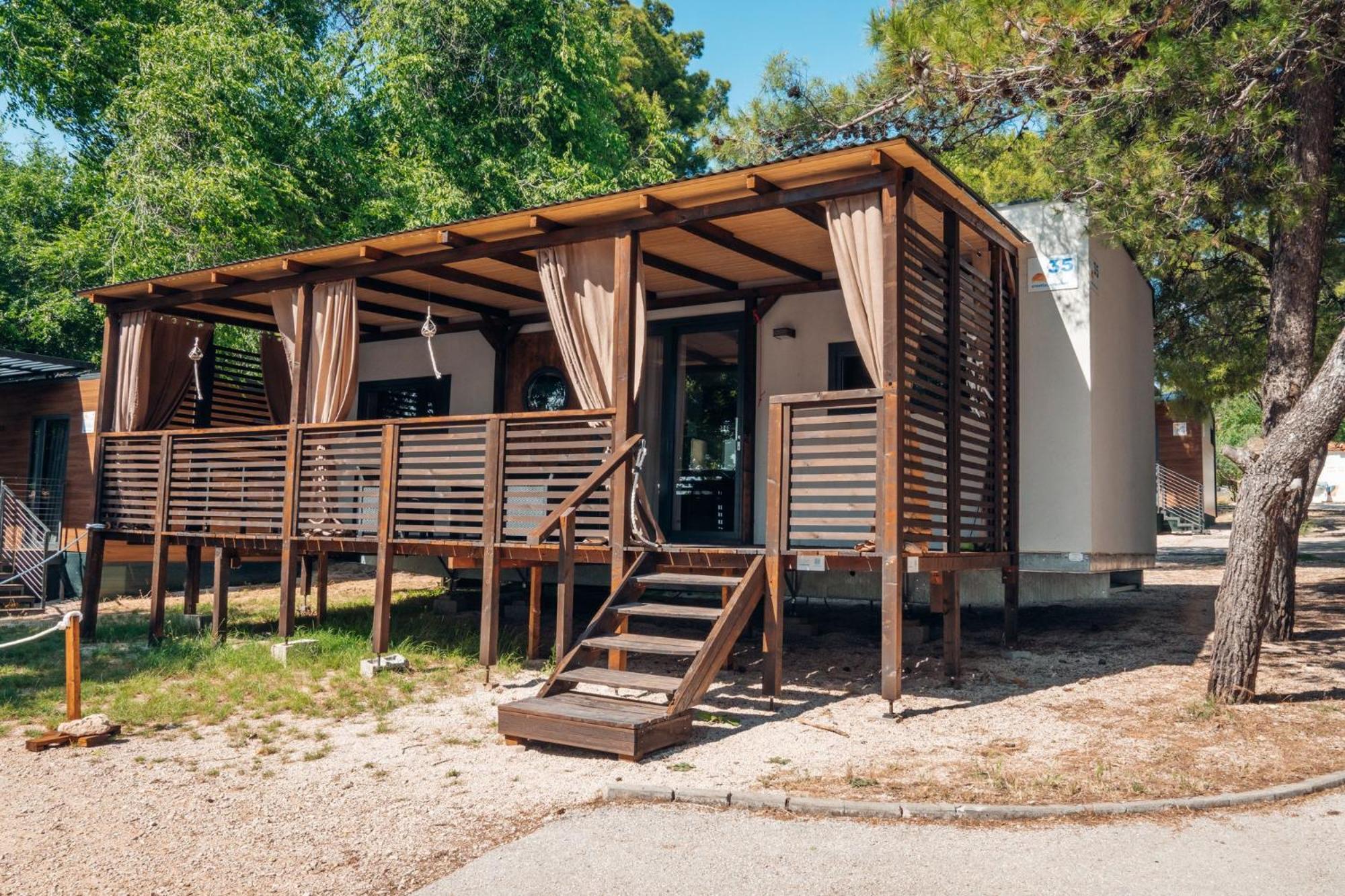 Croatia Camp Premium