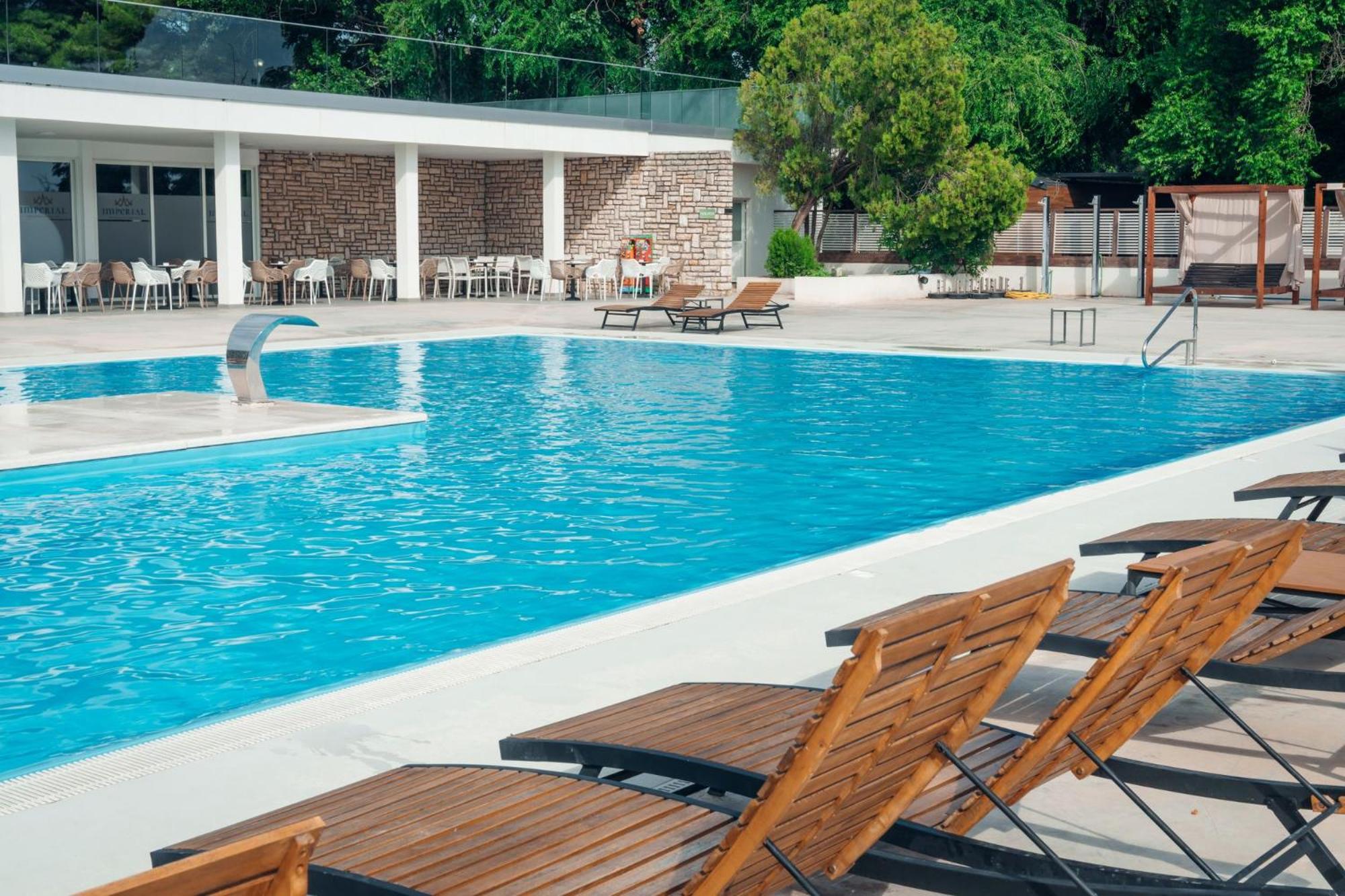 Croatia Camp Premium