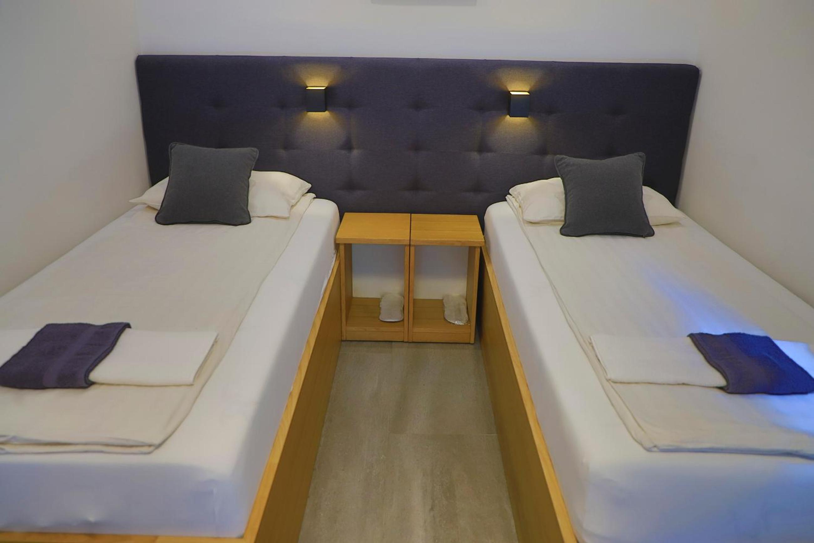 Apartments Oeneus
