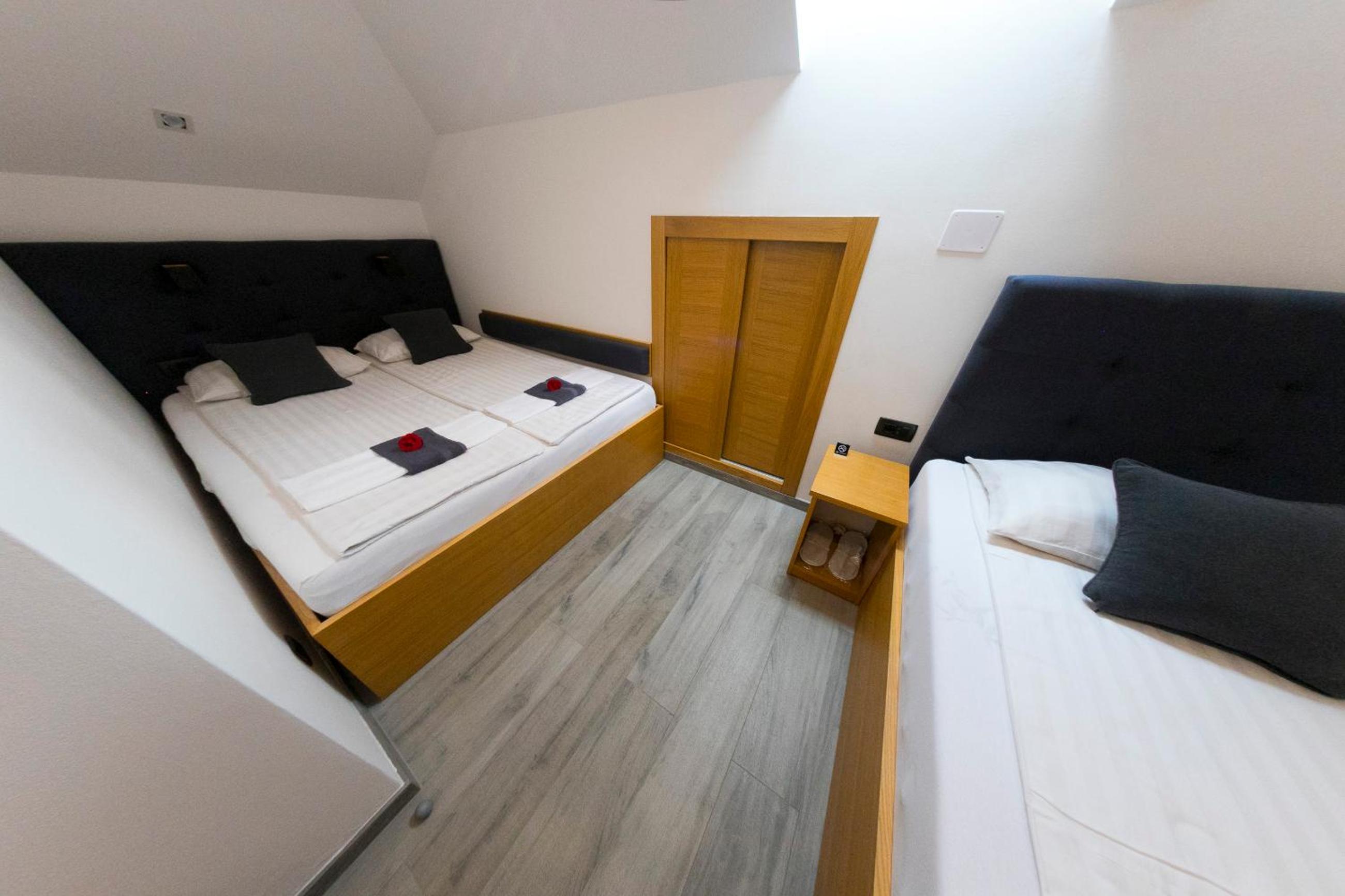 Apartments Oeneus