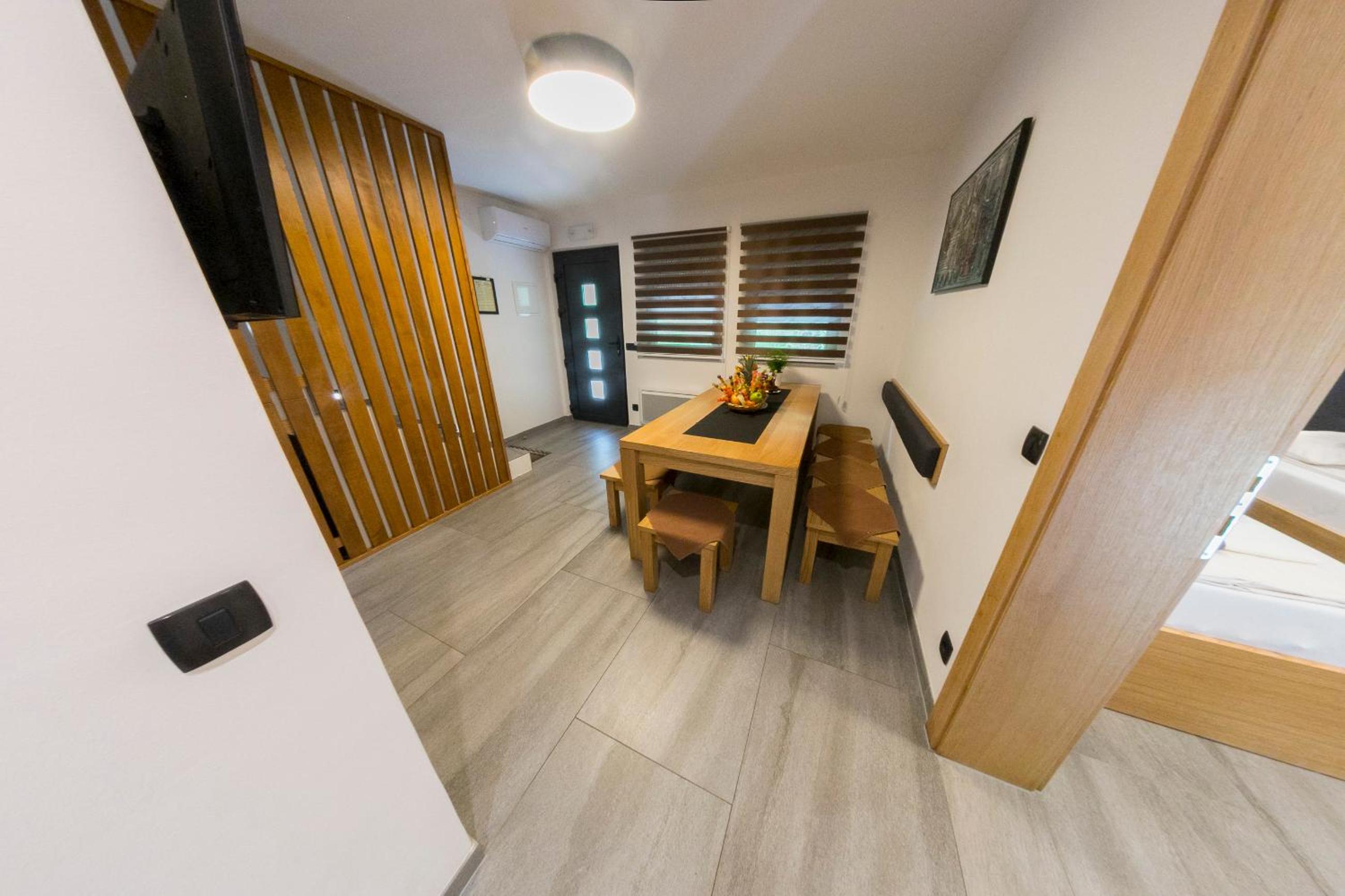 Apartments Oeneus