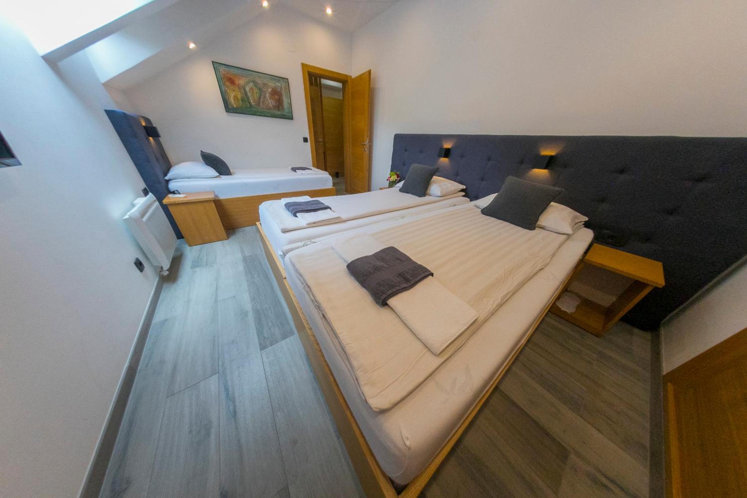Apartments Oeneus
