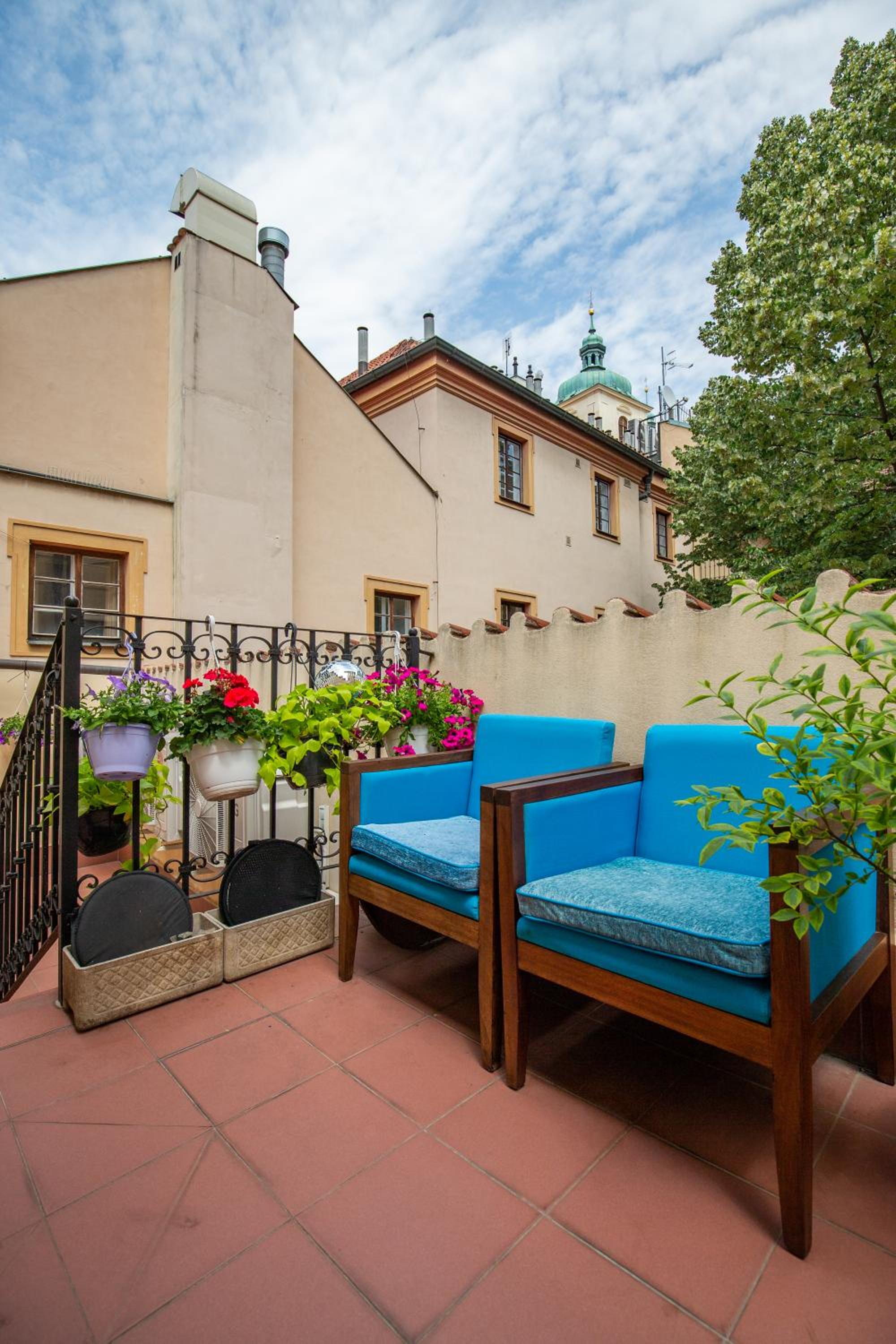 Women's Only Hostel - Female Only