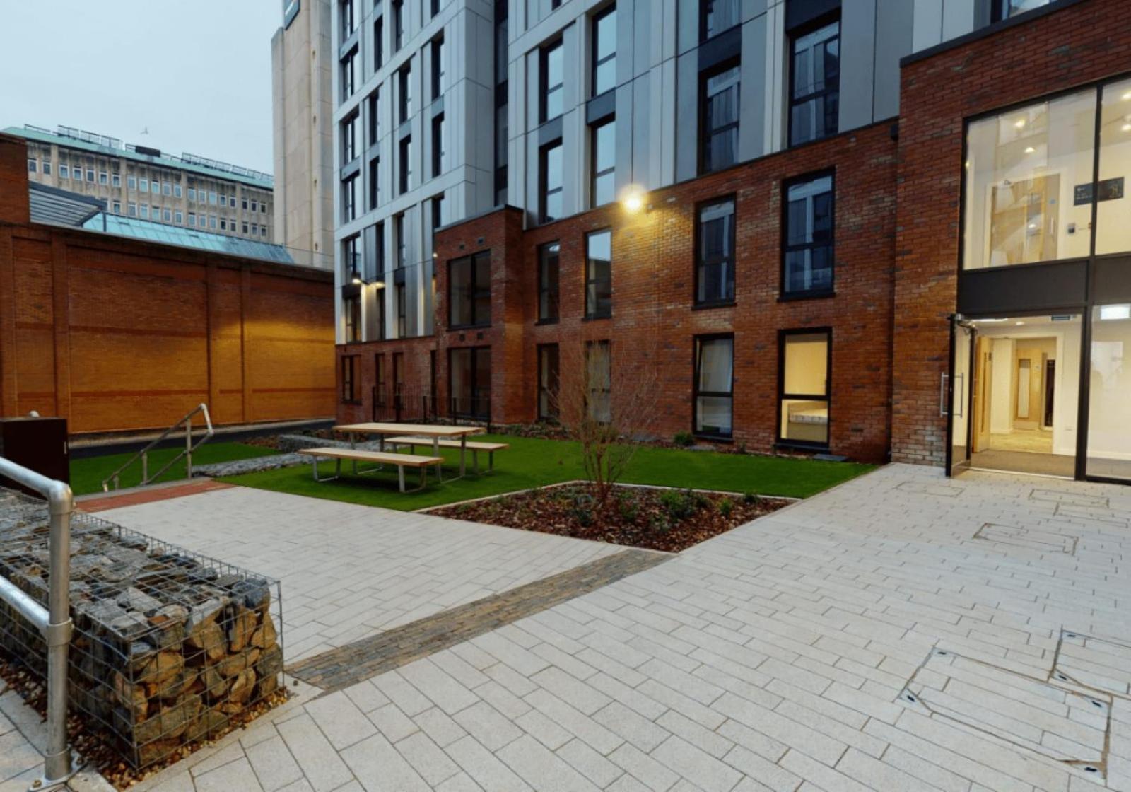 For Students Only - Relaxing Ensuites and Apartments at Weaver Place in Coventry