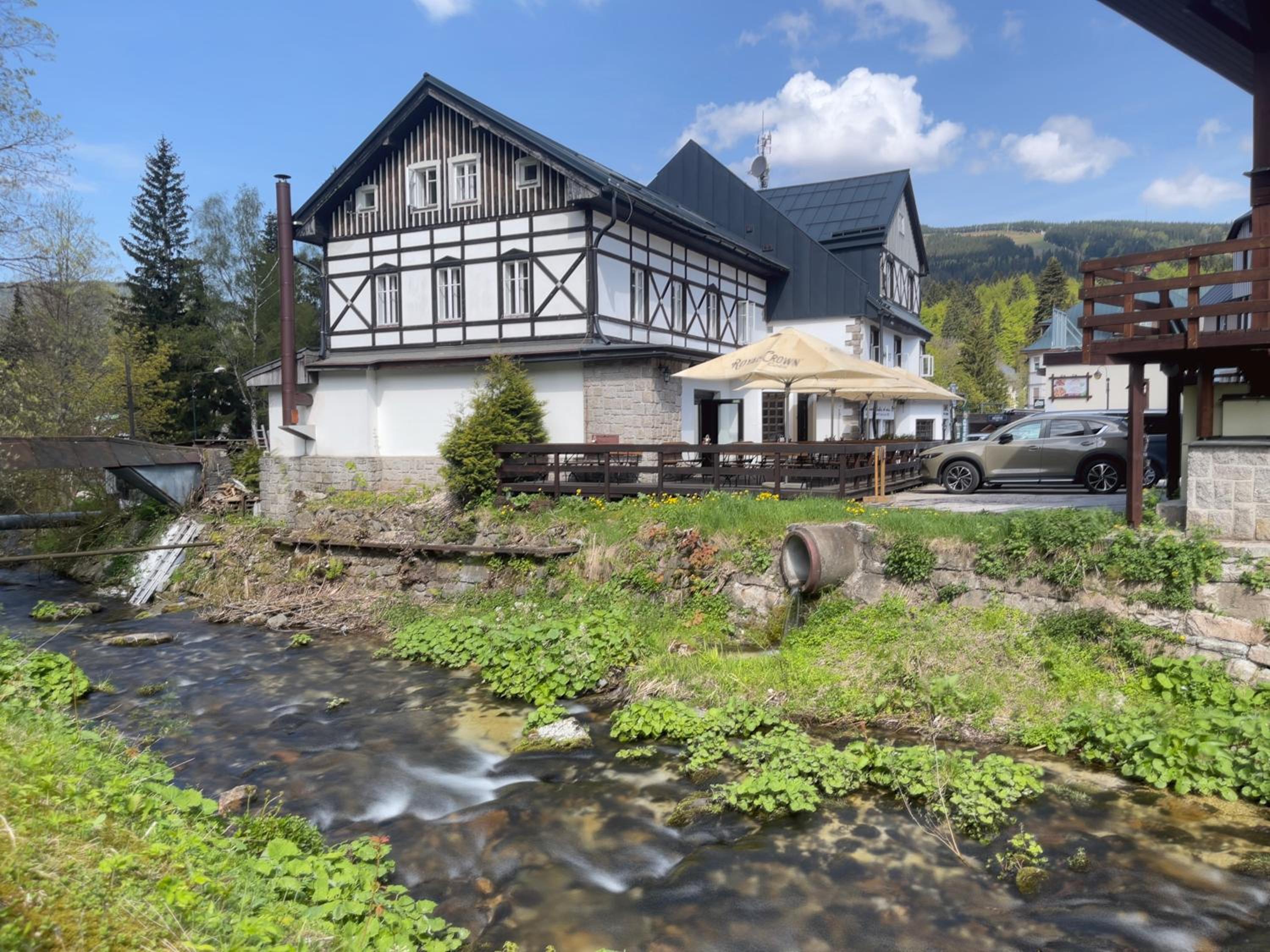Hotel Lomnice