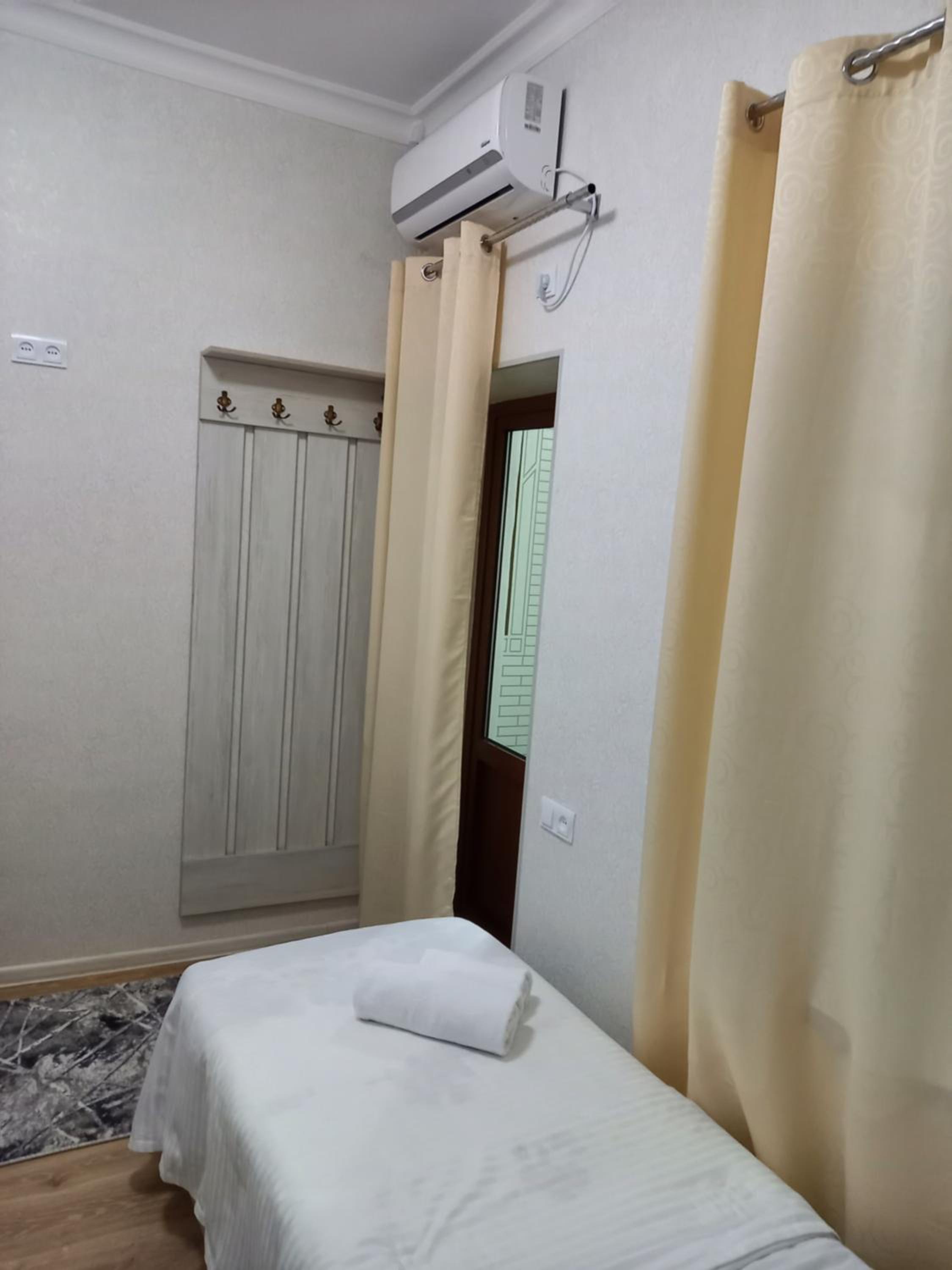 Guest house Zebiniso