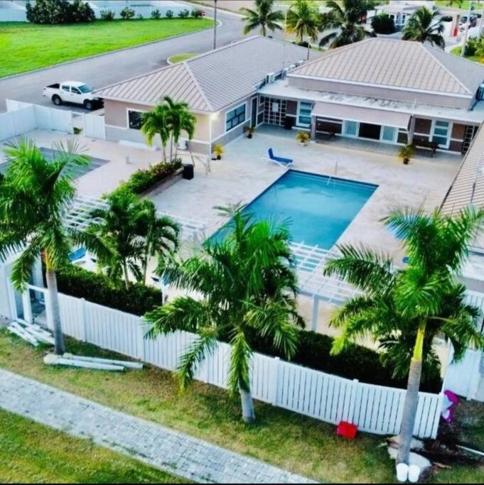 StayCay Vacation Home *NEW