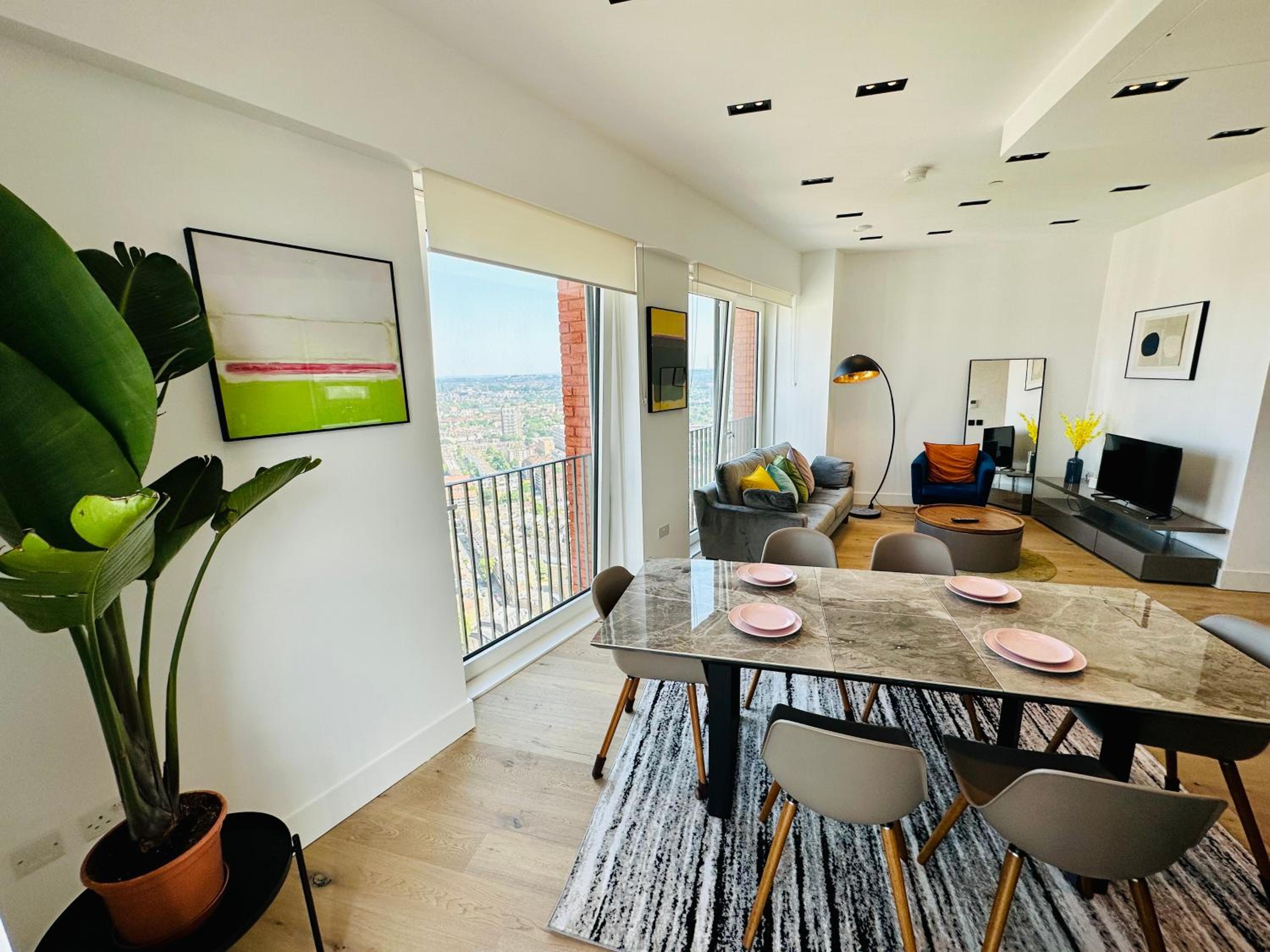 Luxury Central Flat with Stunning Views and Pool view 2