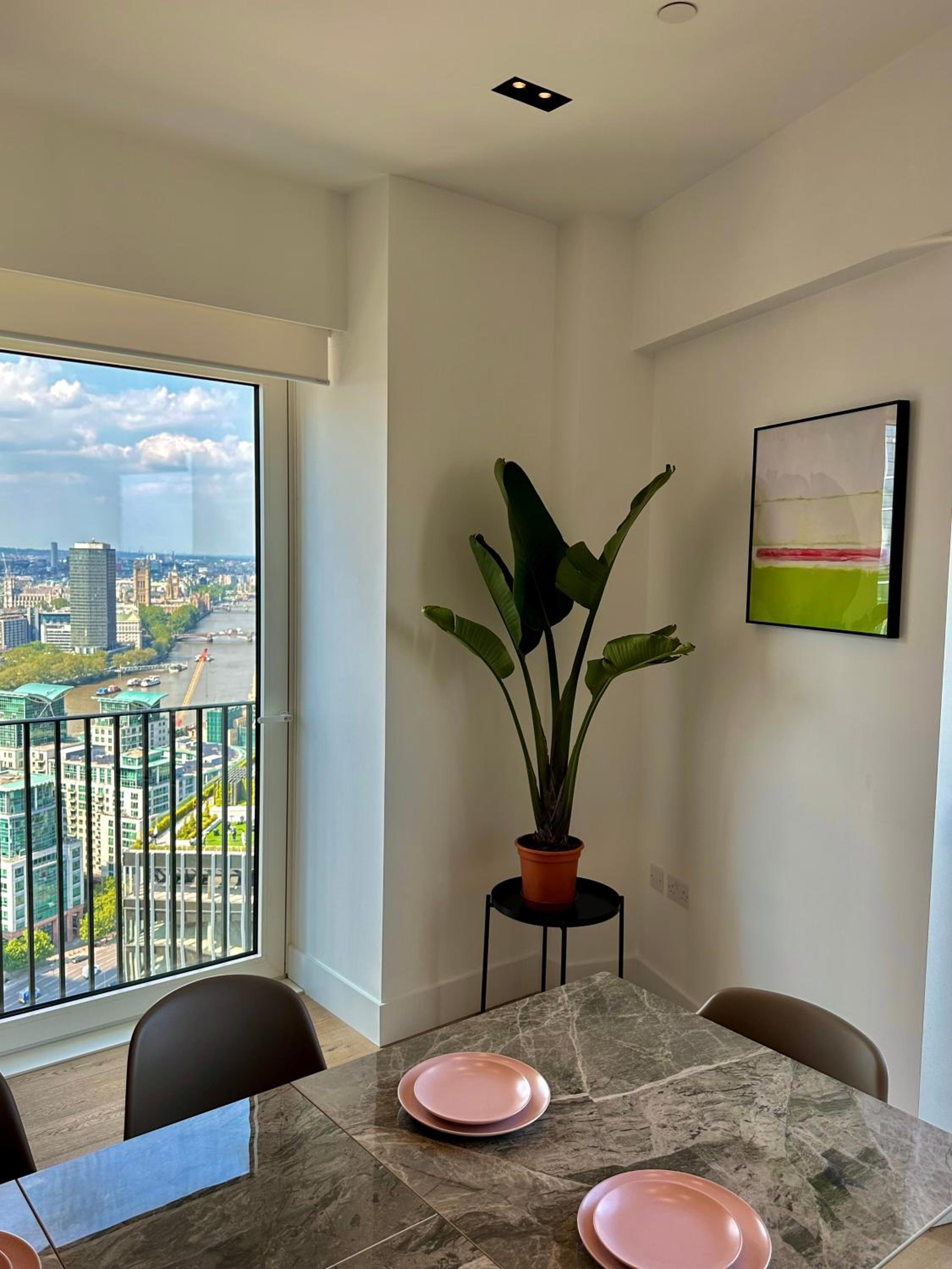 Luxury Central Flat with Stunning Views and Pool view 5