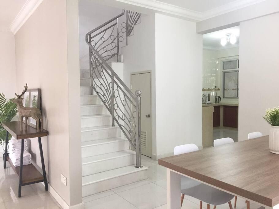 Family 4BR Landed House @ SPICE ARENA photo 4