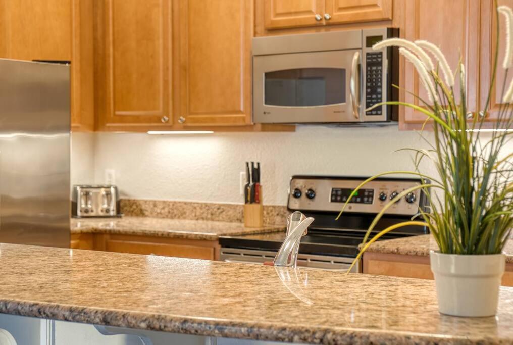 Vista Cay Luxury 3BR Condo