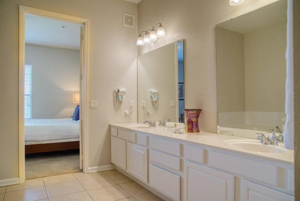 Vista Cay Luxury 3BR Condo