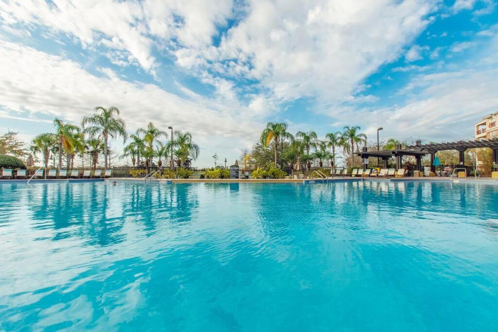 Vista Cay Luxury 3BR Condo