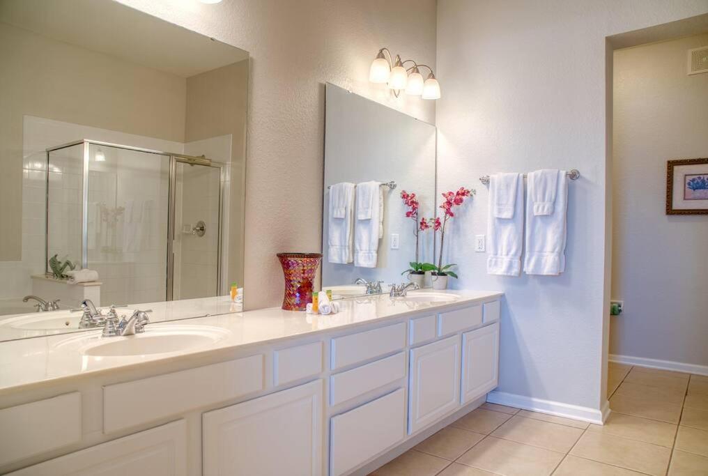 Vista Cay Luxury 3BR Condo