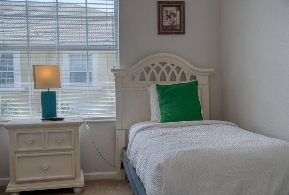 Vista Cay Luxury 3BR Condo
