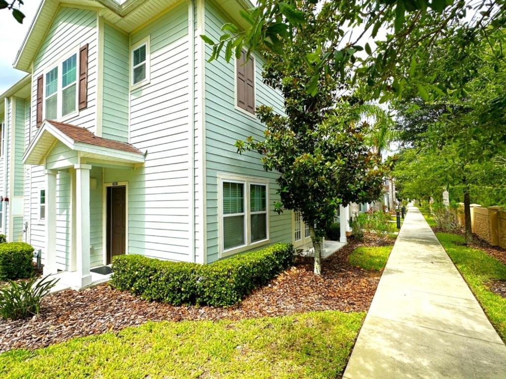 Disney Vacation Beautiful 4 Bd Home 8996SP home view 3