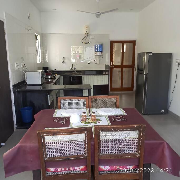 Henry's Home view 4
