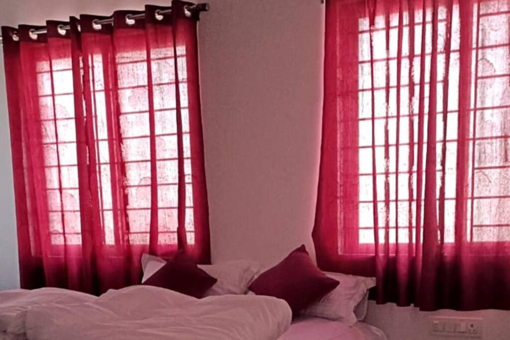 Henry's Home view 5