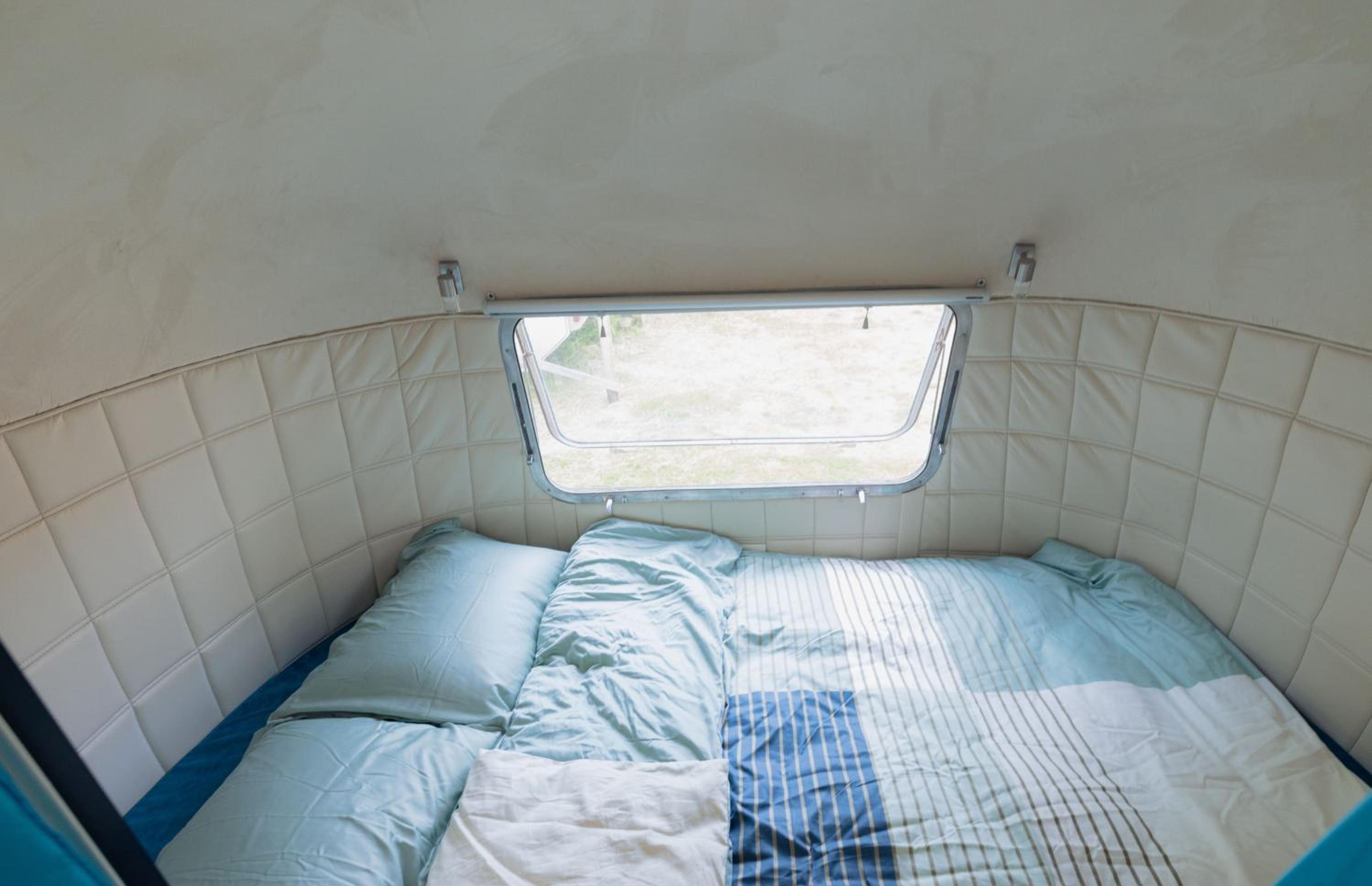Luxury Vintage Airstream RV/Caravan Retro Charm Meets Comfort