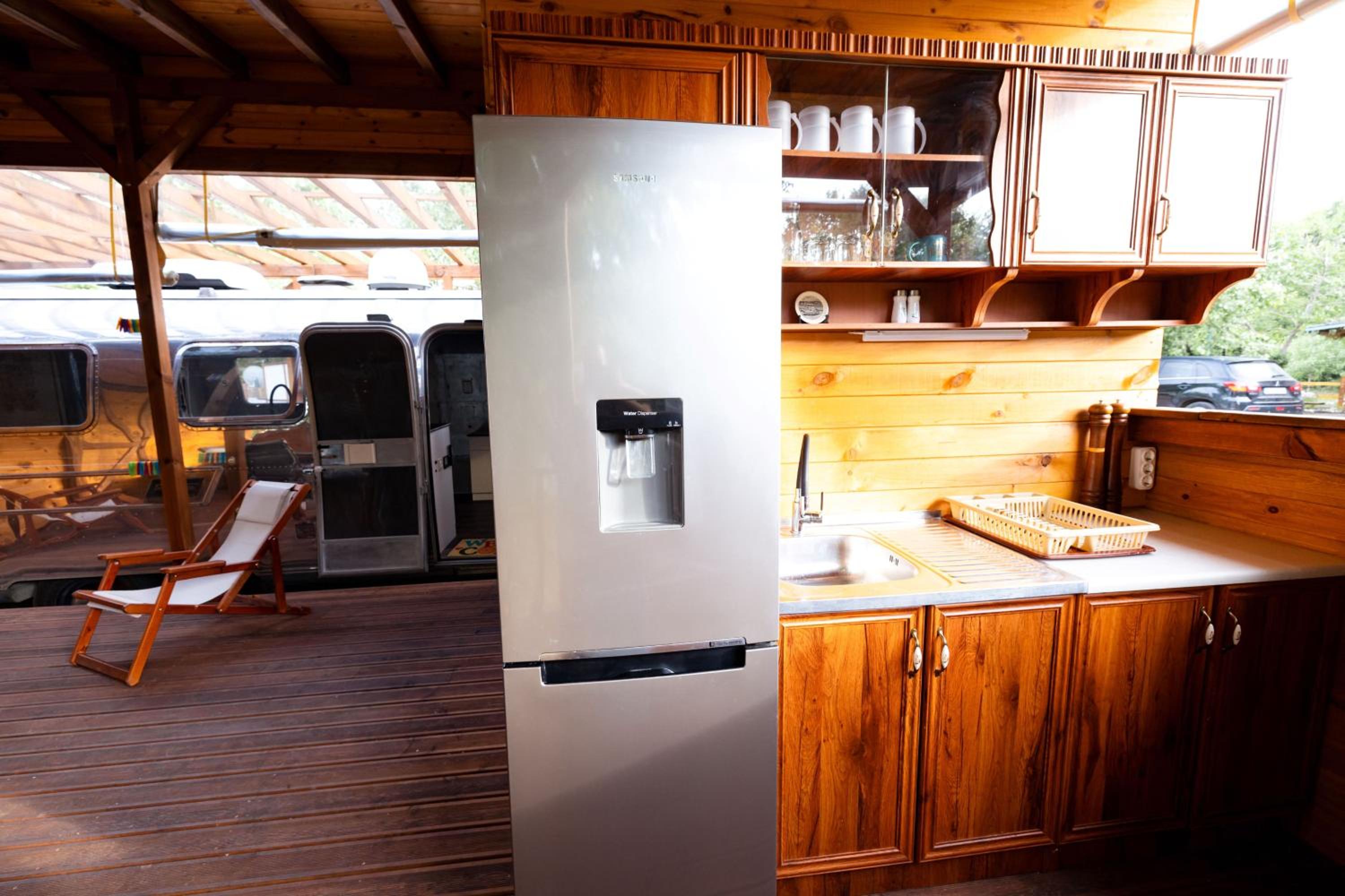 Luxury Vintage Airstream RV/Caravan Retro Charm Meets Comfort