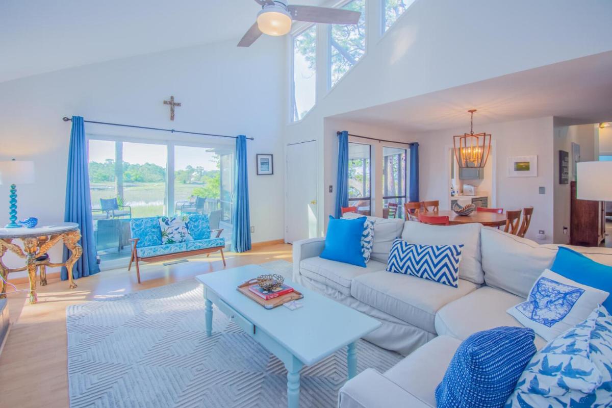 860 Sabal Ct view 4
