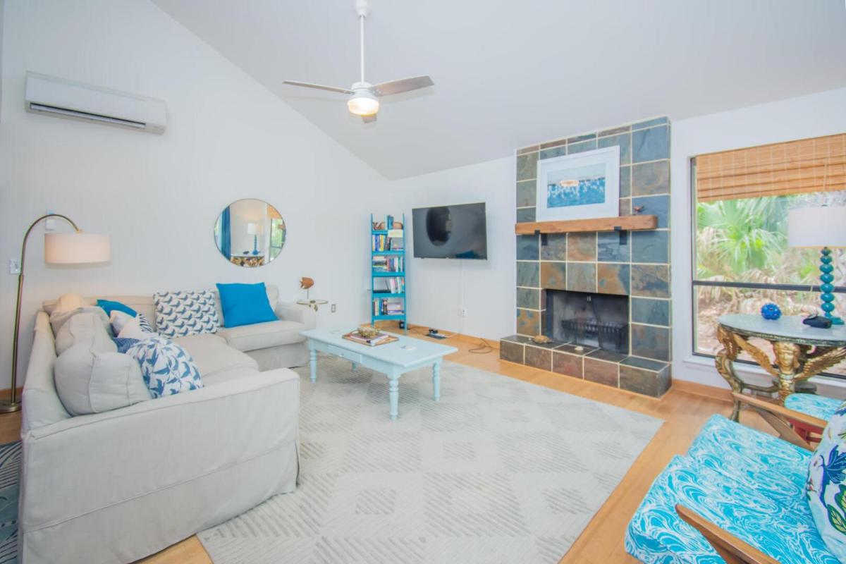 860 Sabal Ct view 5