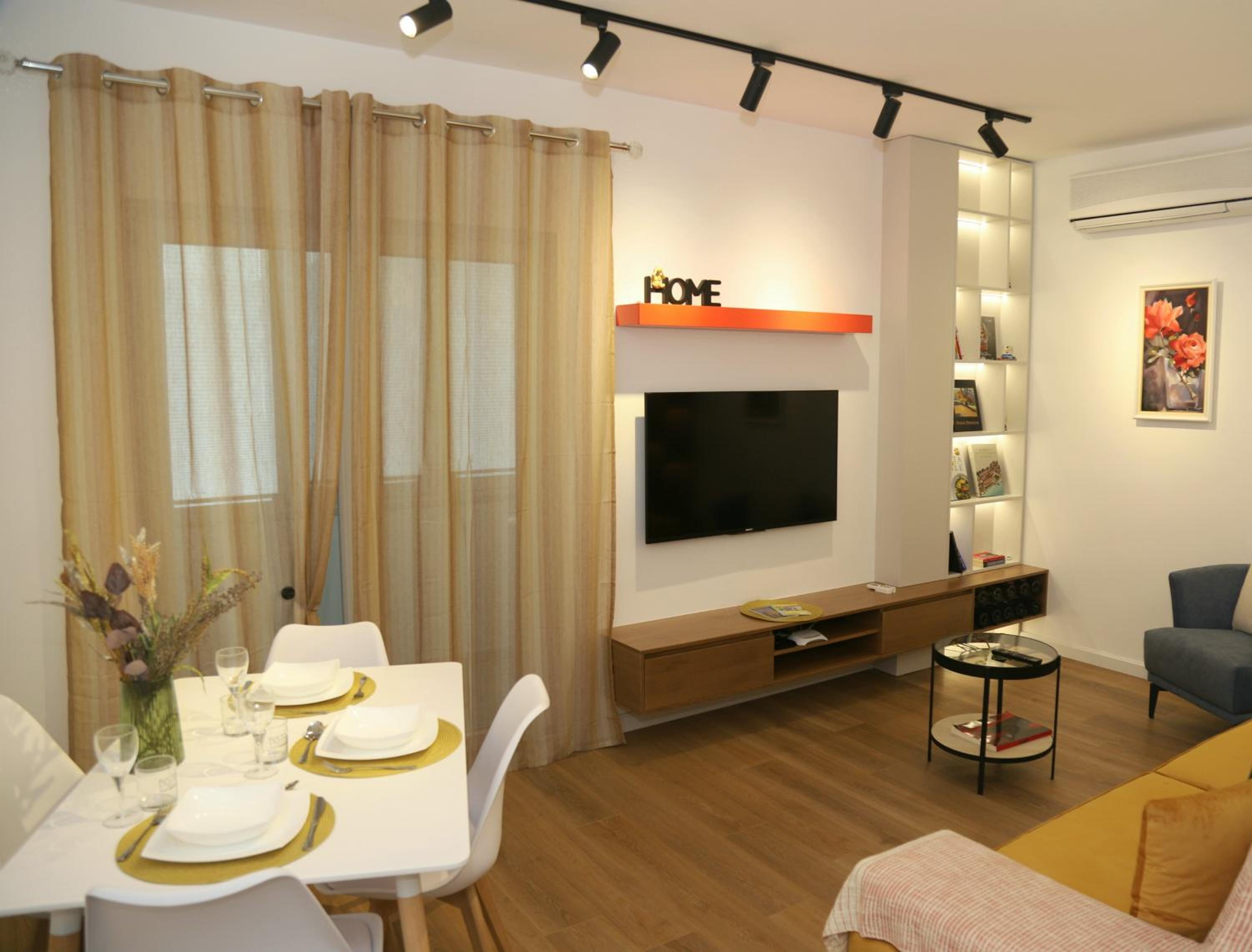 MJolly Apartment