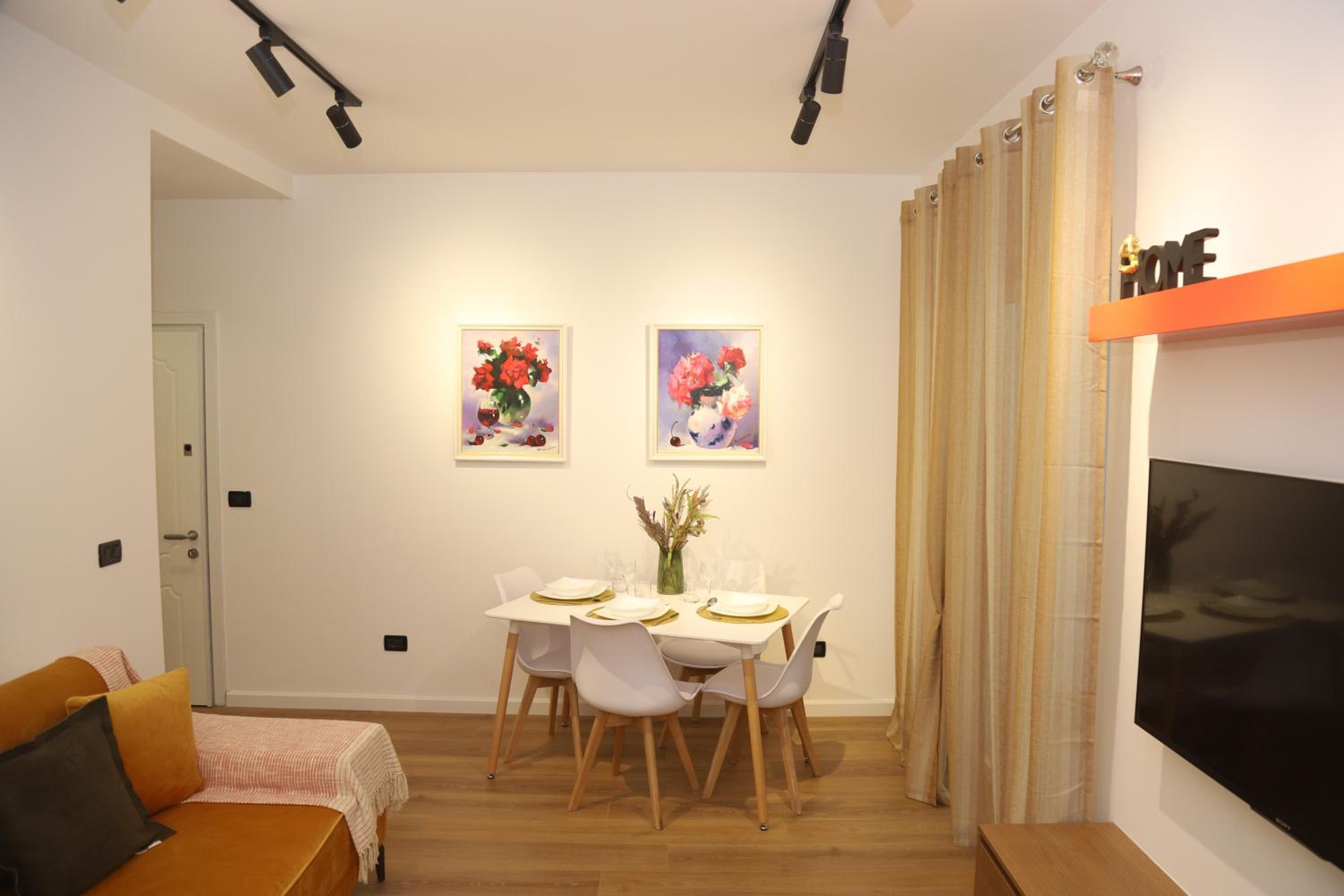 MJolly Apartment