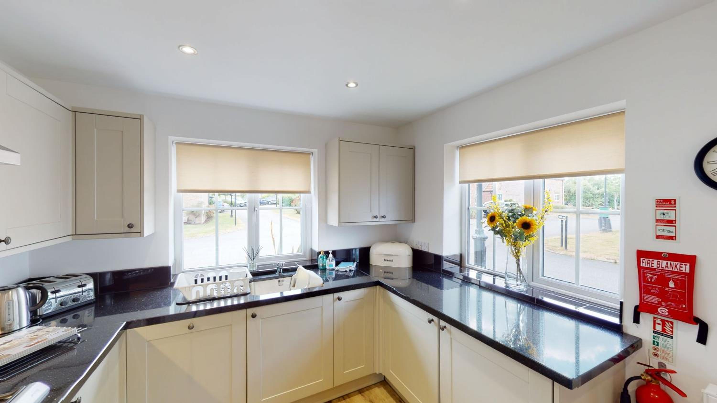 Aubergine Cottage - Part of the The Bay Filey Holiday Village with pool, gym and direct beach access, pub, restaurant, tennis and meadows walks
