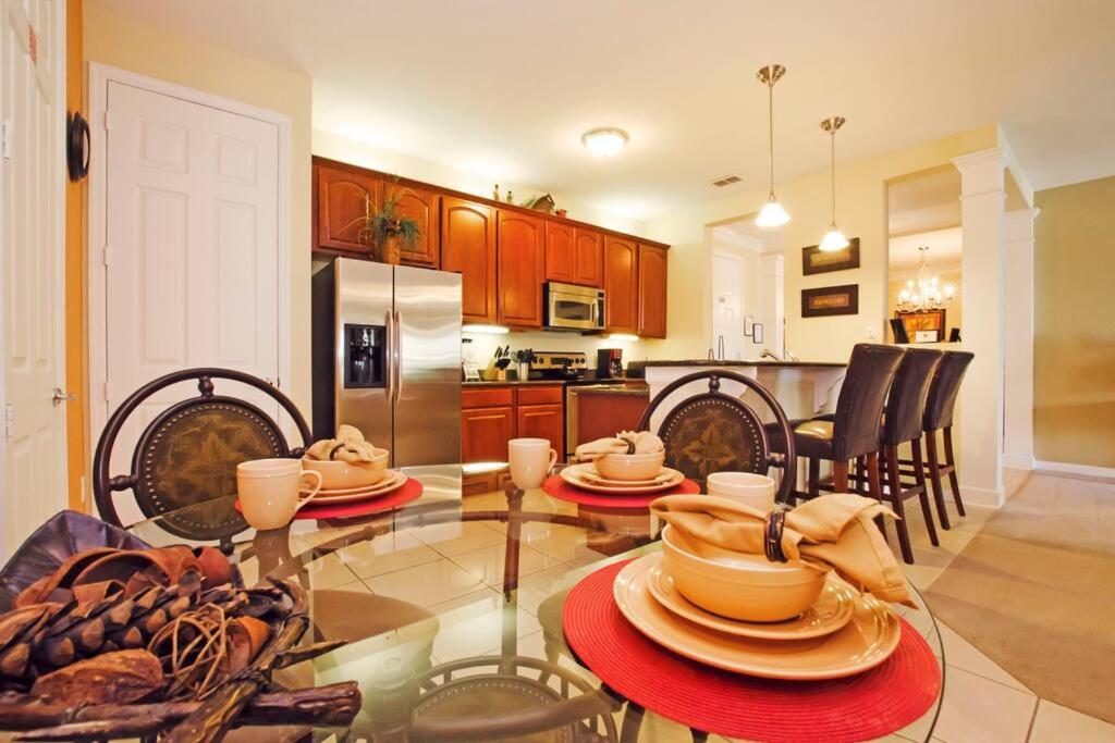 Luxury Lake View Condo-Vista Cay