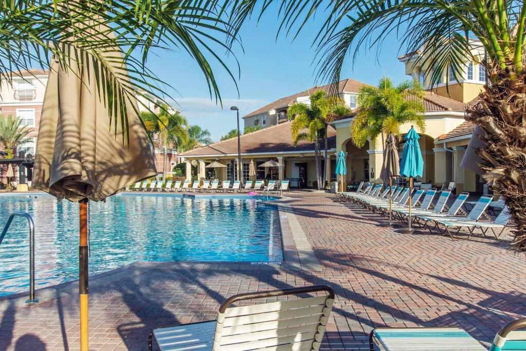 Luxury Lake View Condo-Vista Cay