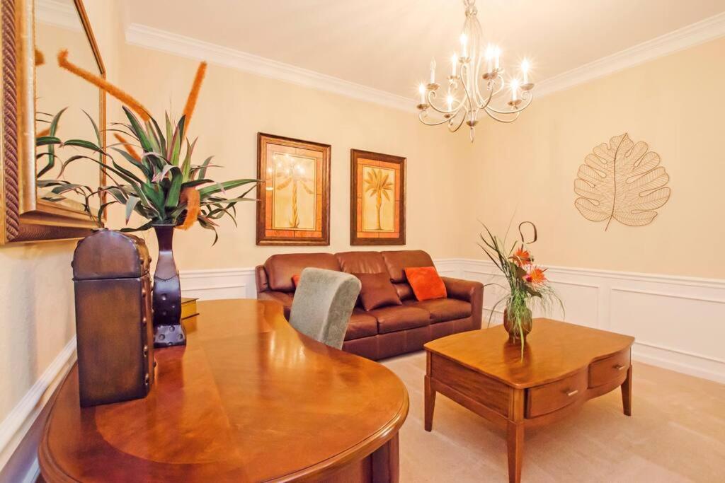Luxury Lake View Condo-Vista Cay