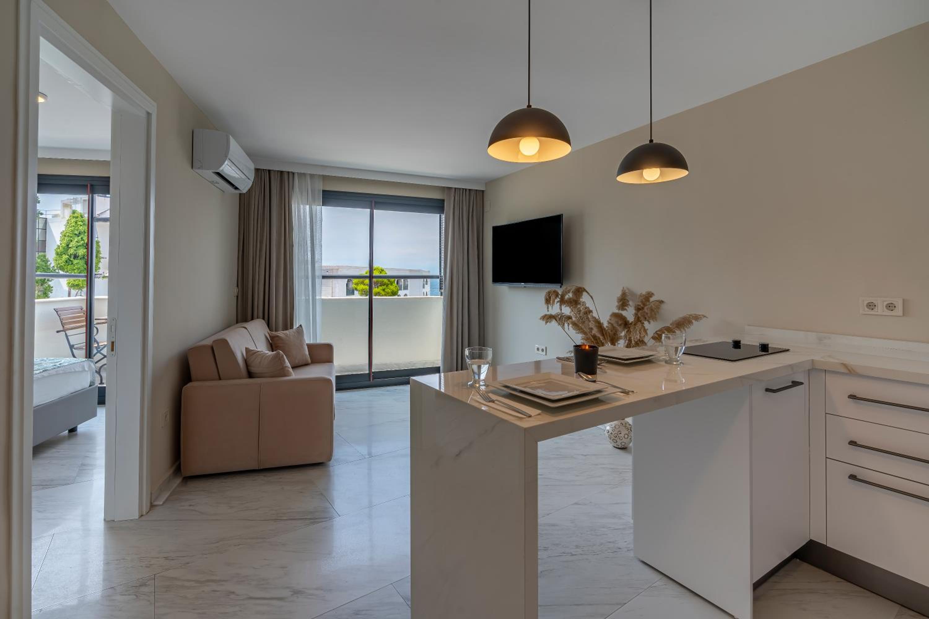 Rosy Suites Hotel - Image 79