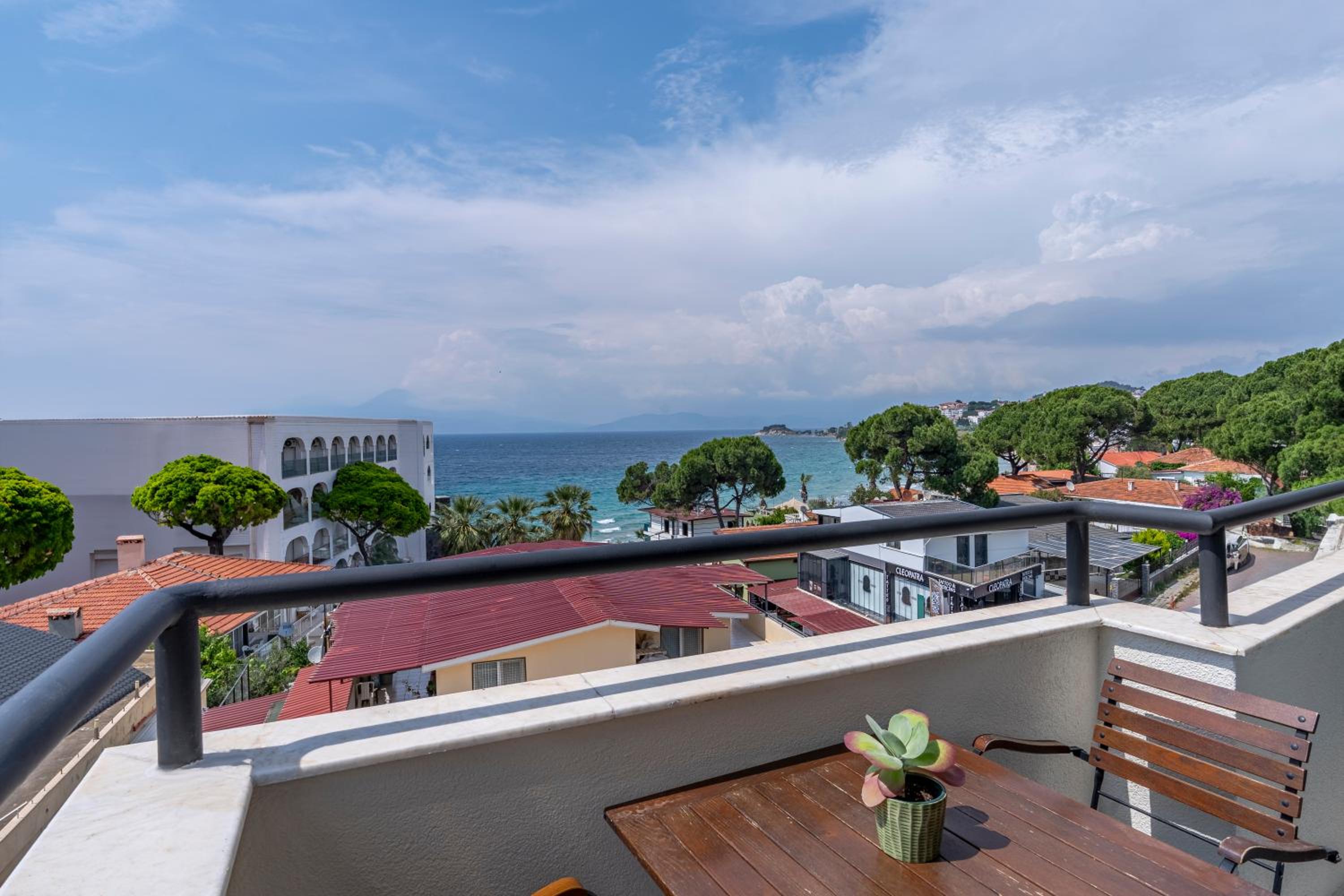 Rosy Suites Hotel - Image 7
